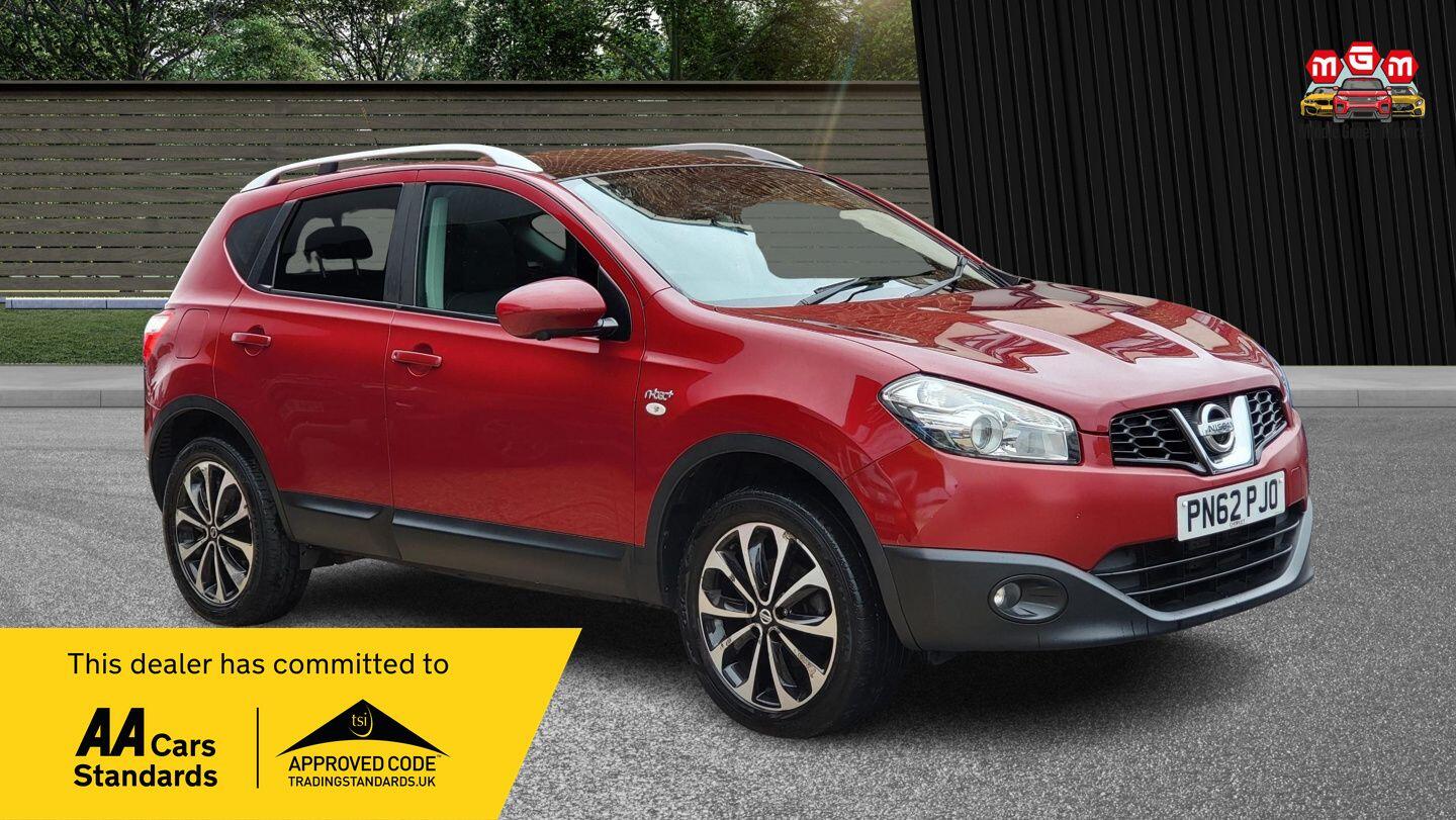 2012 Nissan Qashqai in Red for sale