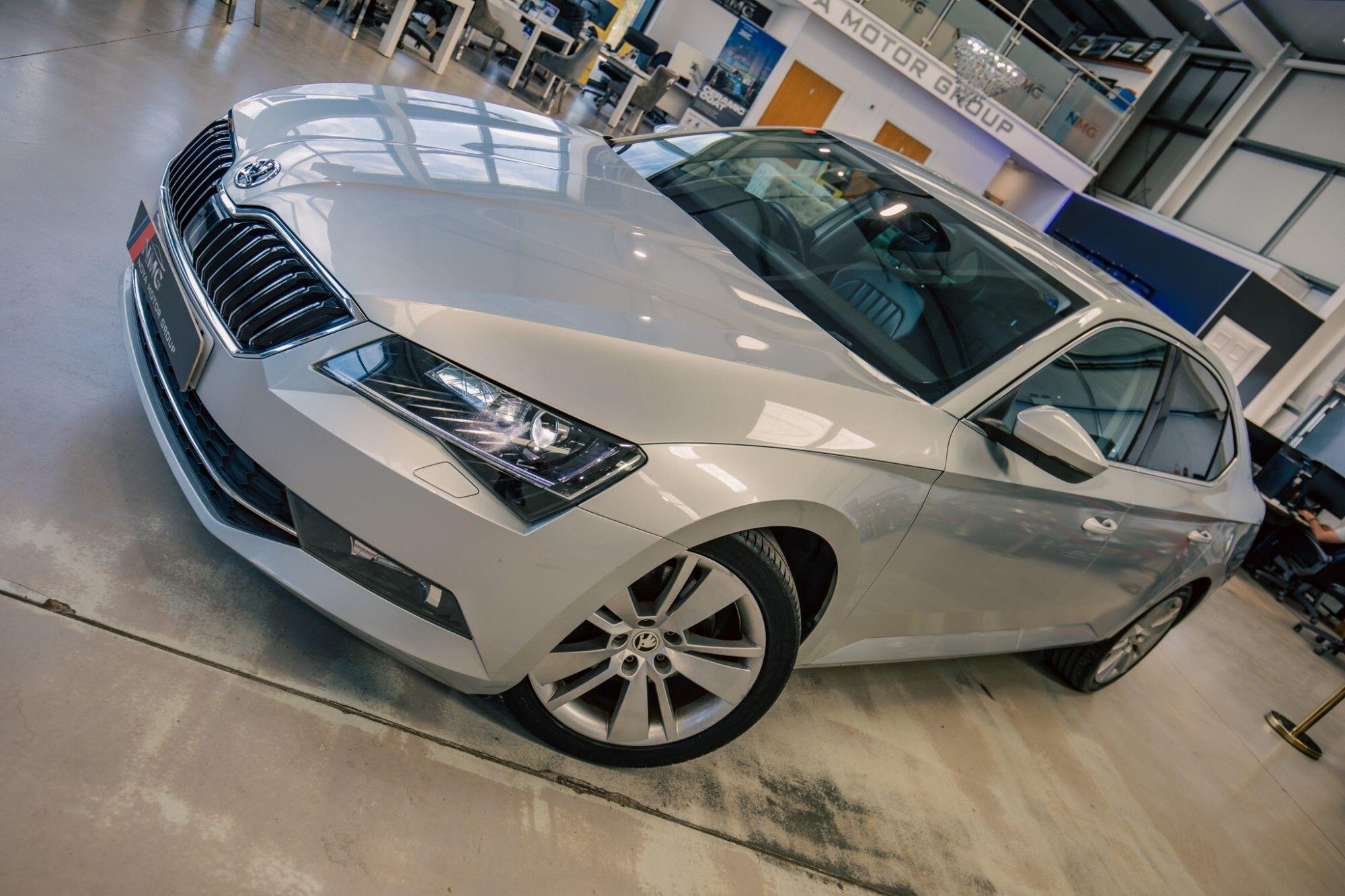 Skoda Superb view 5