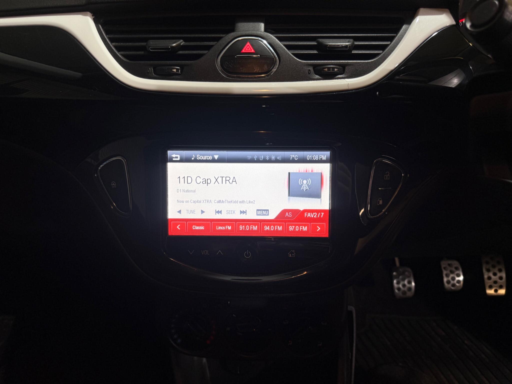 2015 Vauxhall Corsa 1.4i ecoTEC Limited Edition Euro 6 3dr • 121,300 miles image 22