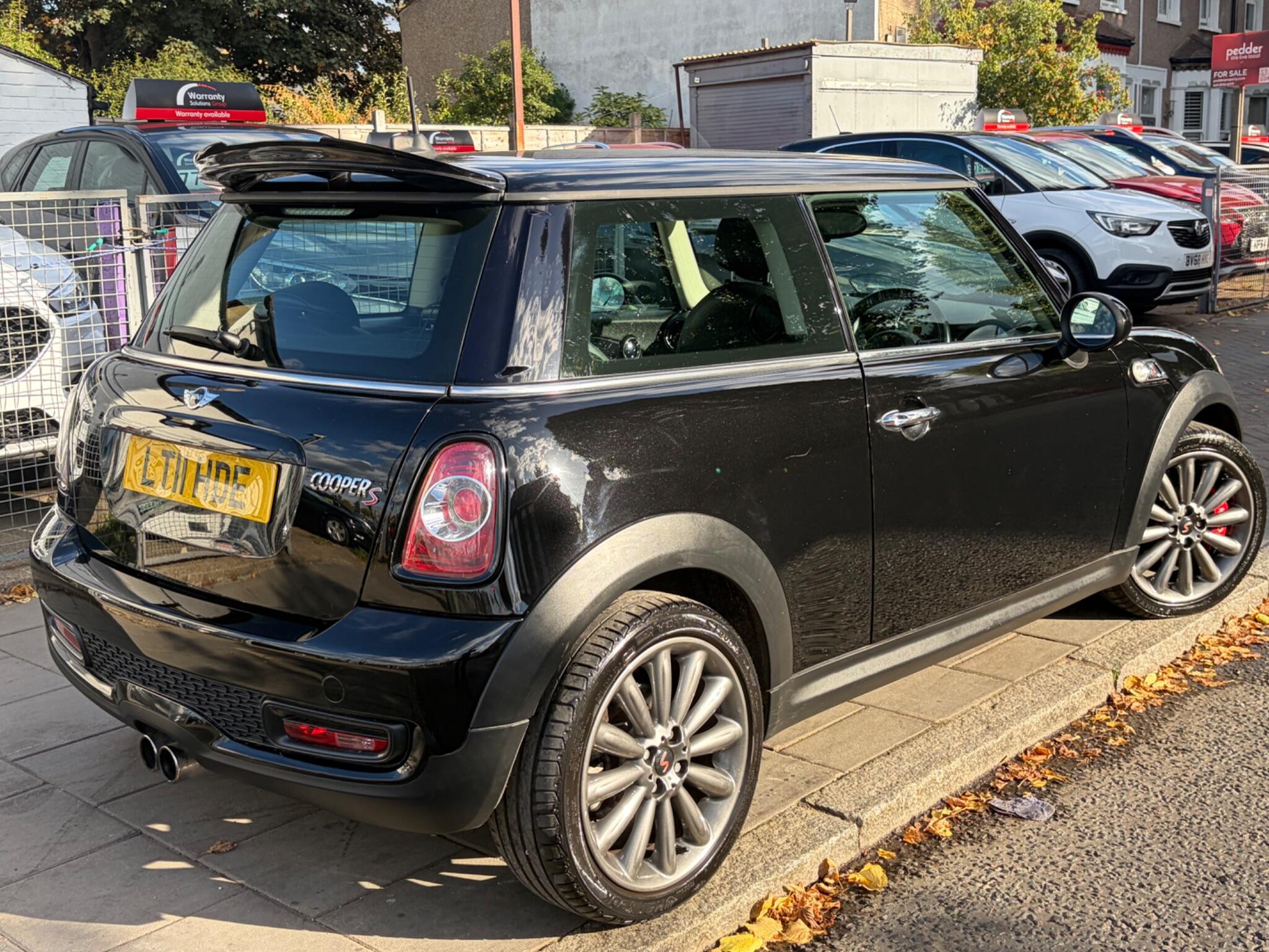 Mini Hatch view 3