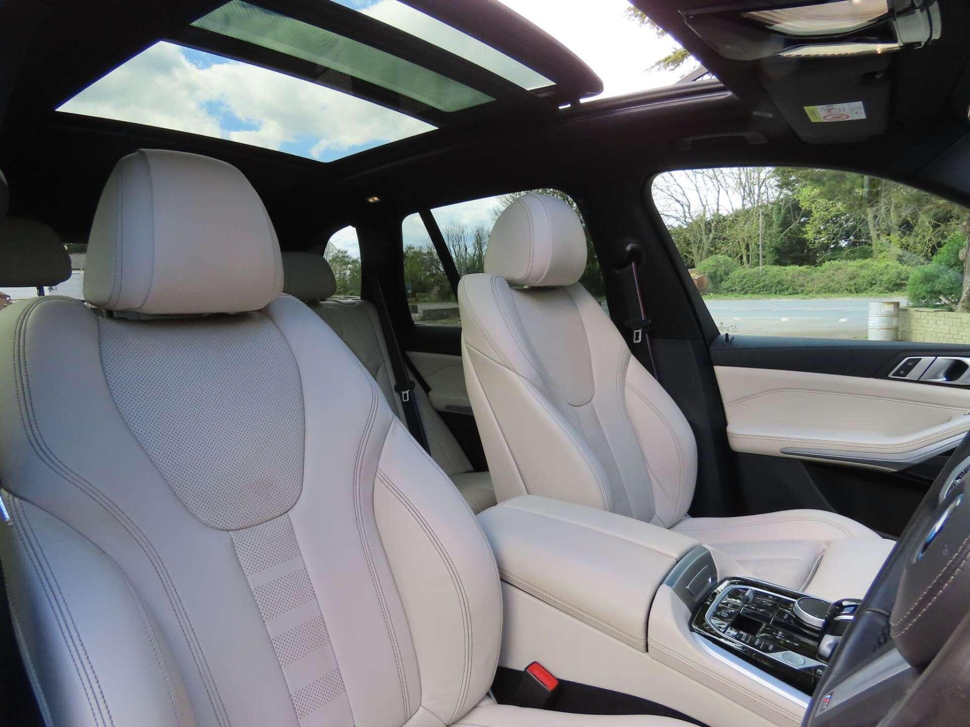 BMW X5 view 9