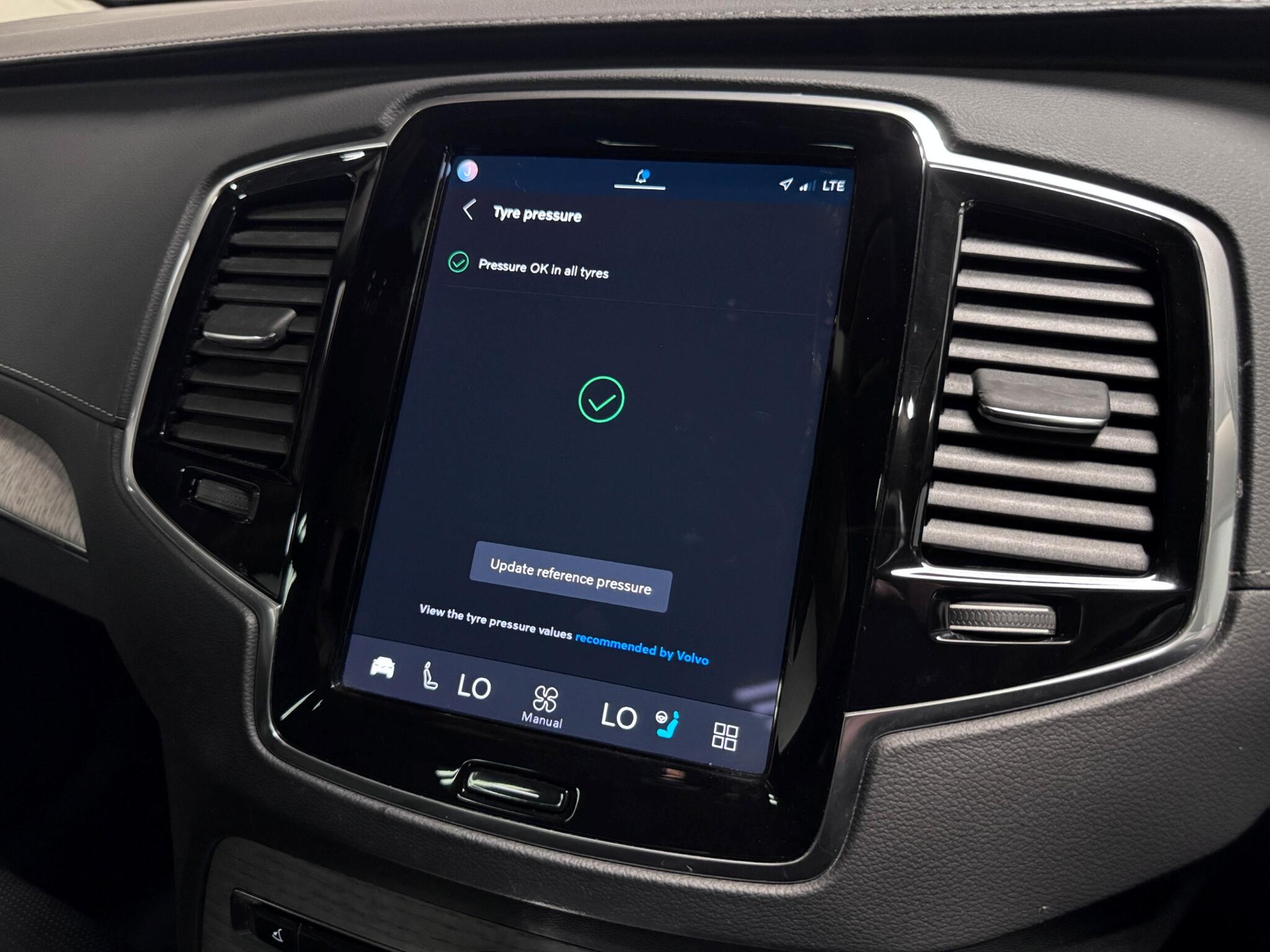 Volvo XC90 view 48