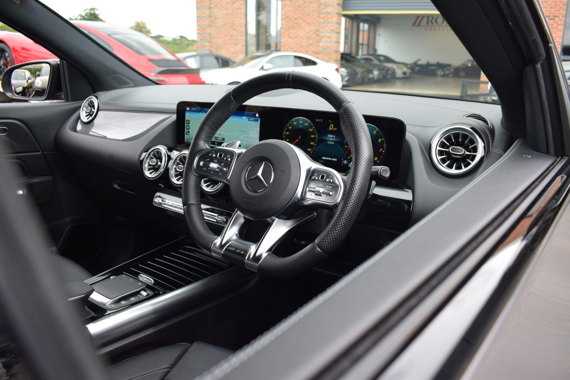 Mercedes-Benz GLA view 11