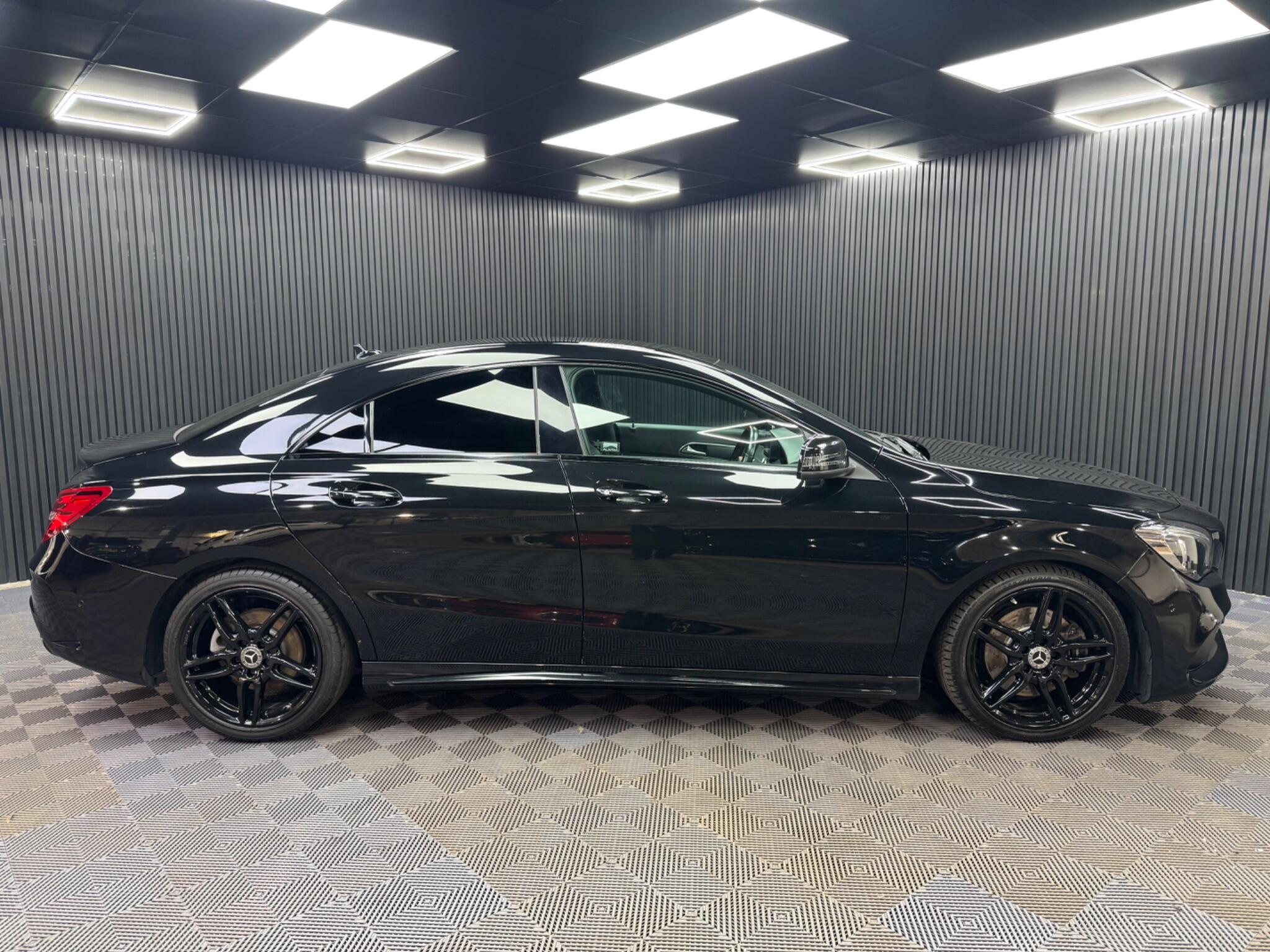 Mercedes-Benz Cla view 2