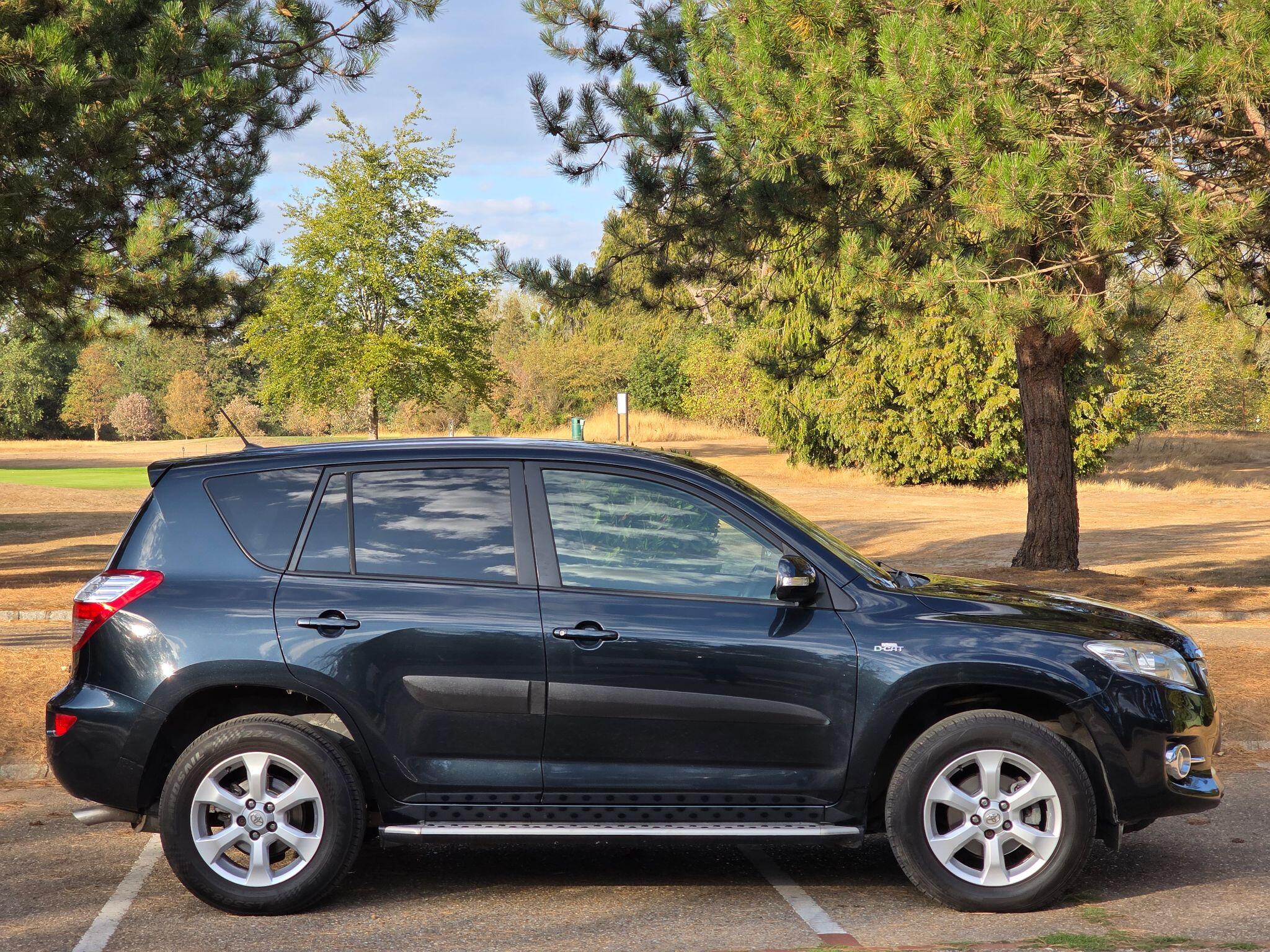 Toyota RAV4 view 5