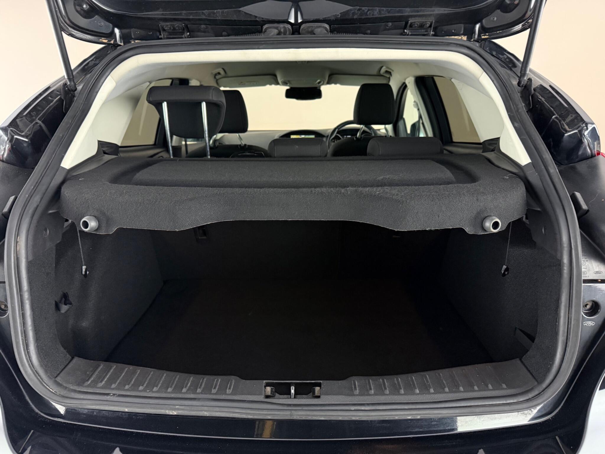 Ford Focus view 9