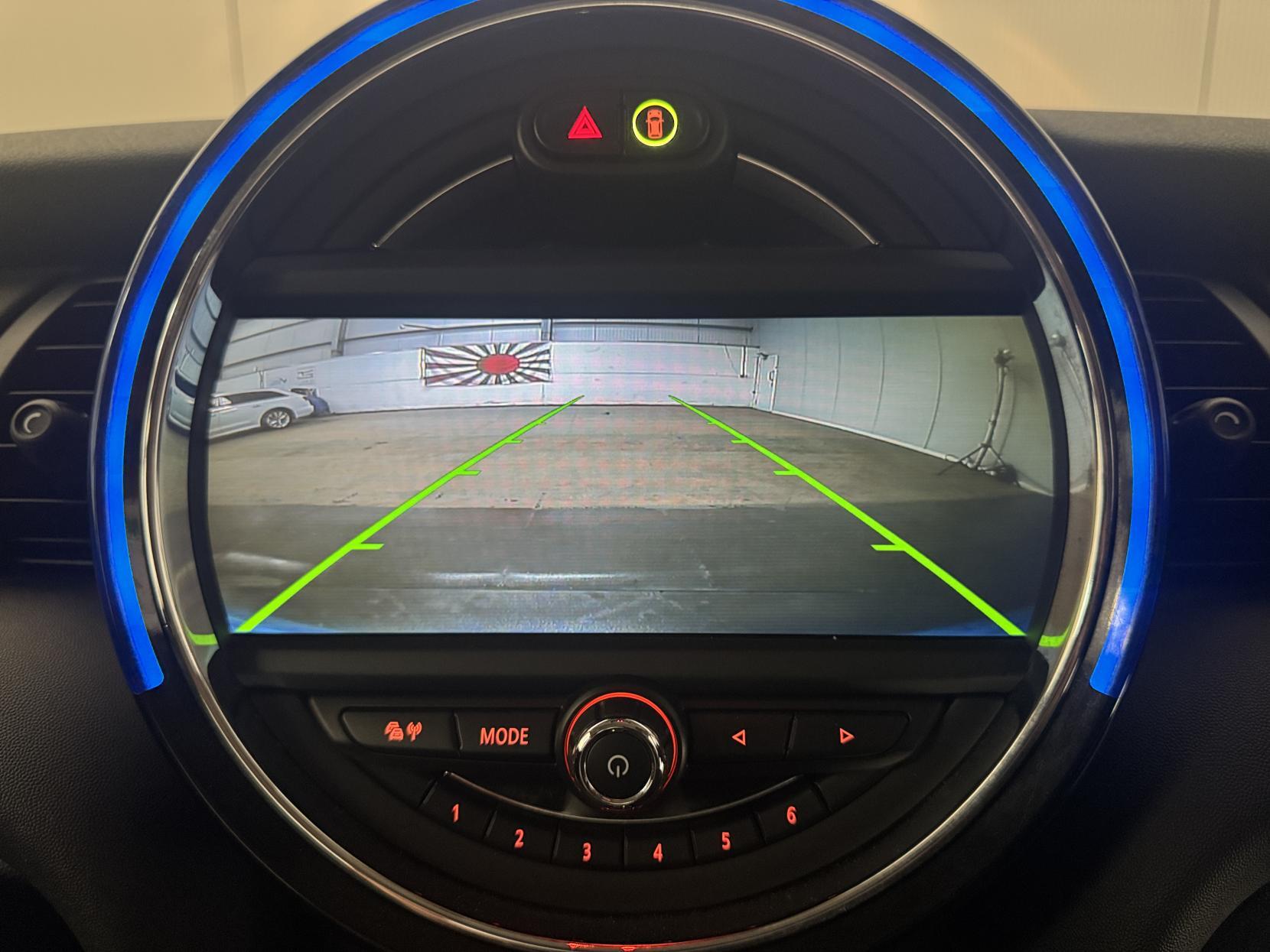 Mini Hatch view 68