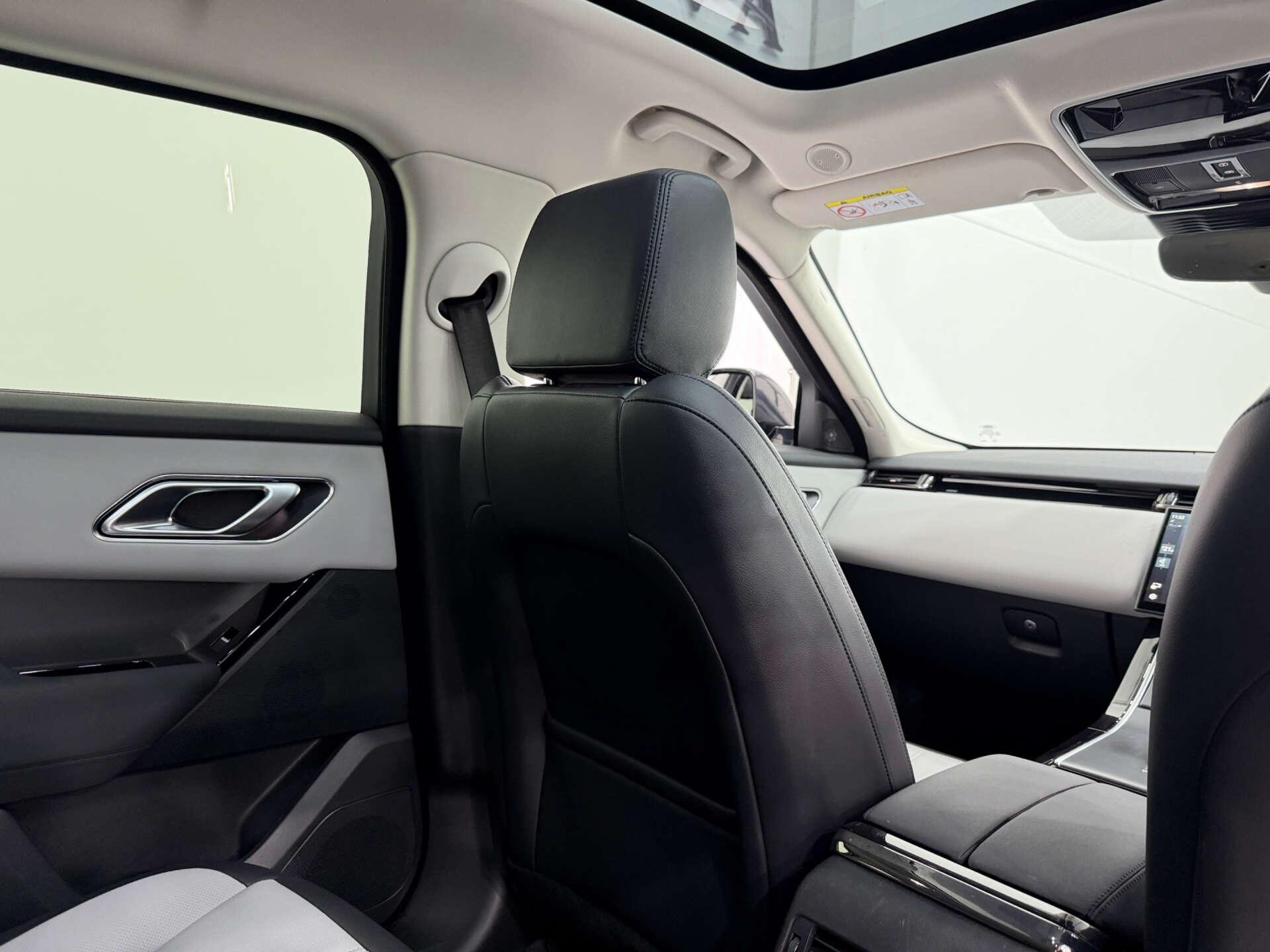 Land Rover Range Rover Velar view 16