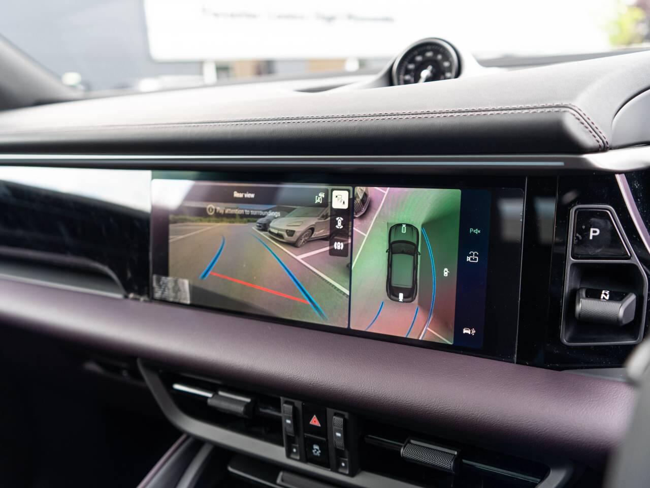 Porsche Macan view 35