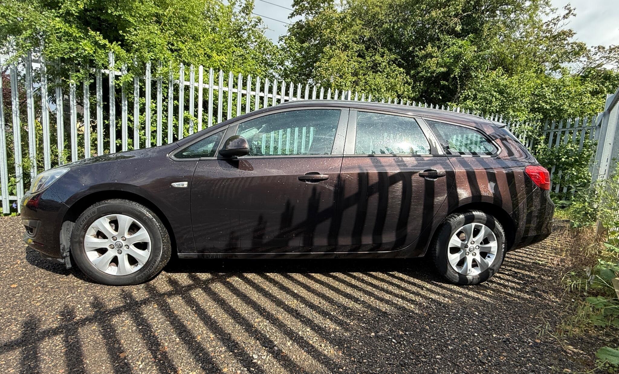 2014 Vauxhall Astra image 11