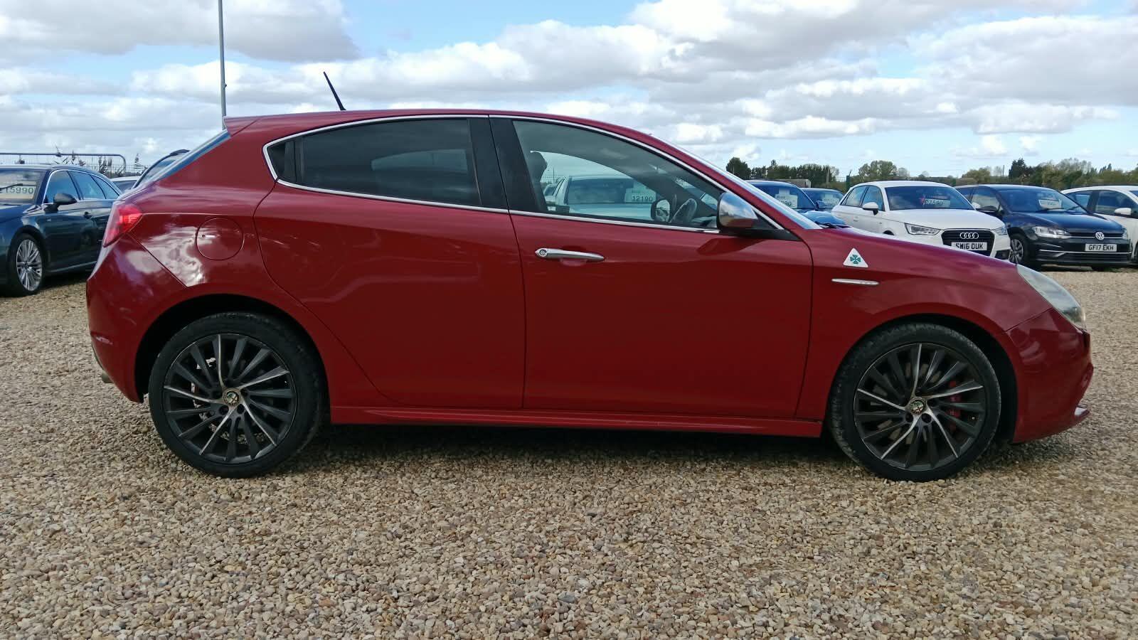 Alfa Romeo Giulietta view 5