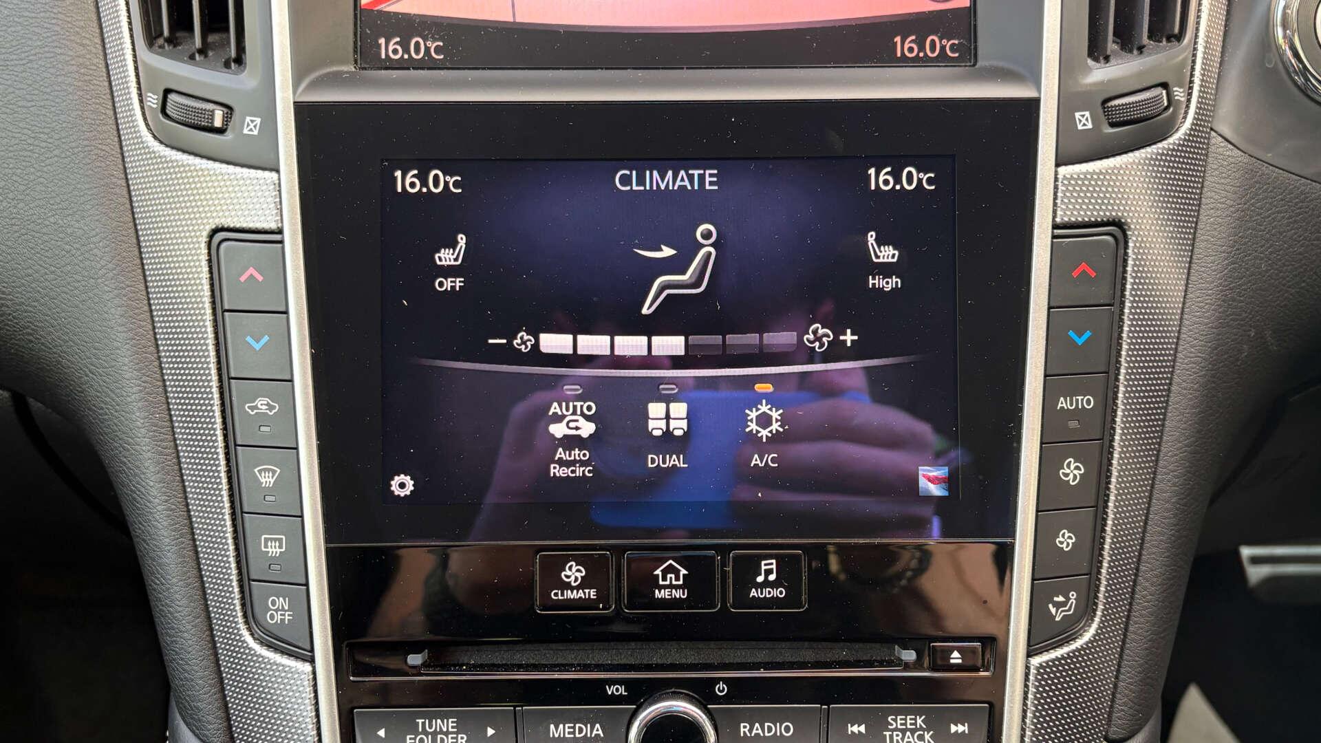 Infiniti Q50 view 27
