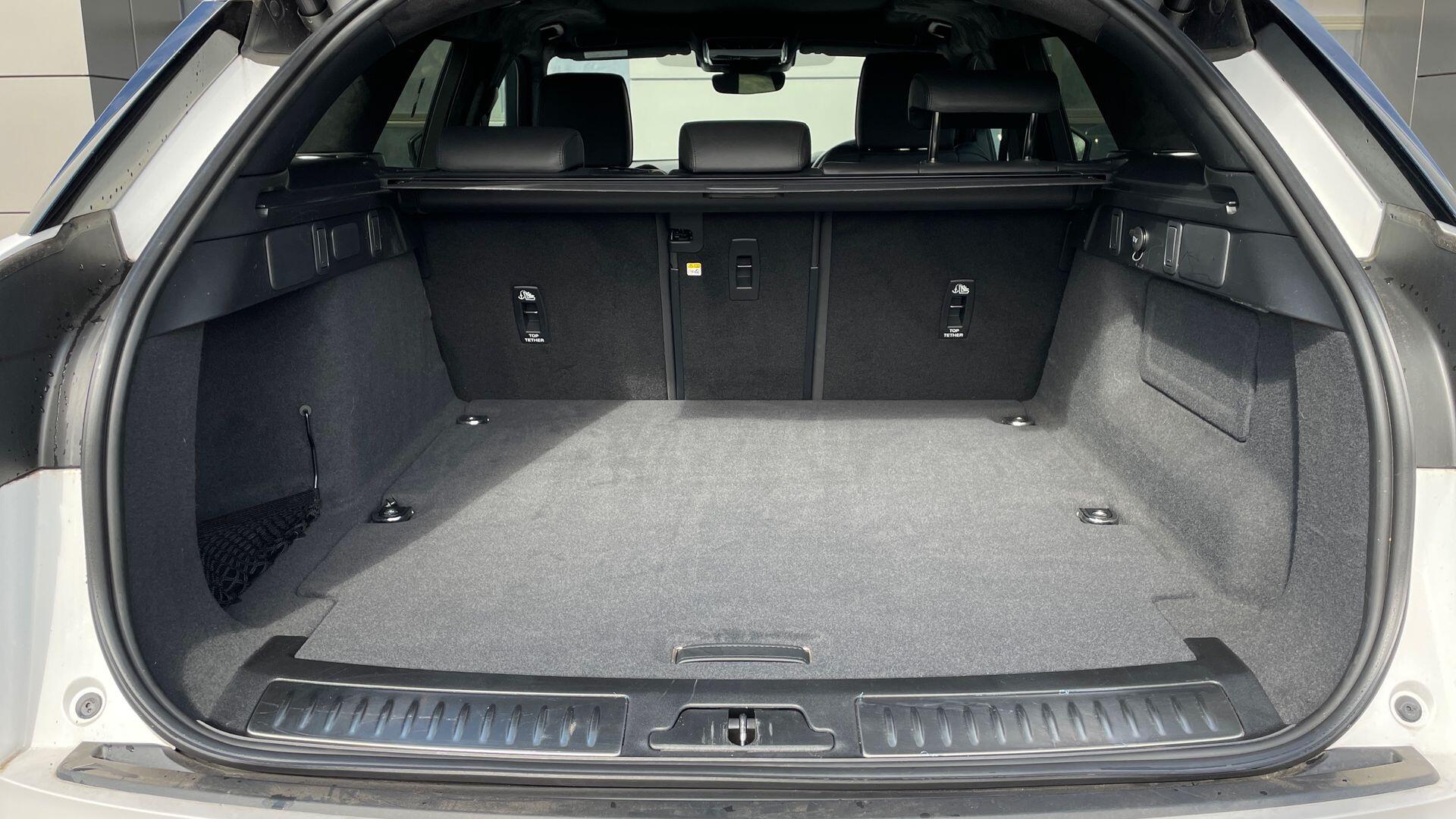 Land Rover Range Rover Velar view 10