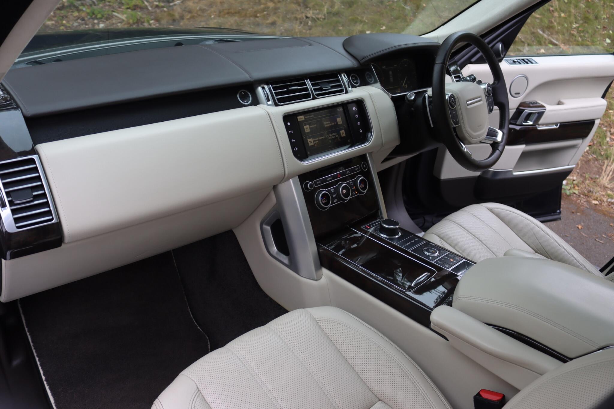 Land Rover Range Rover view 11
