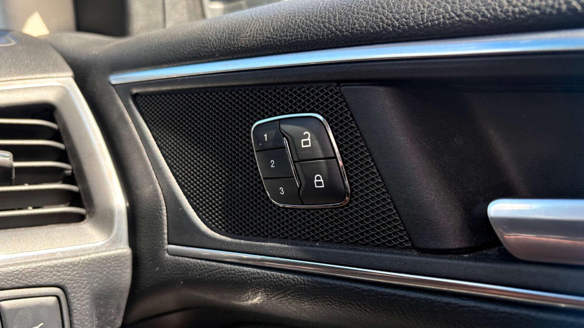 Ford Edge view 24