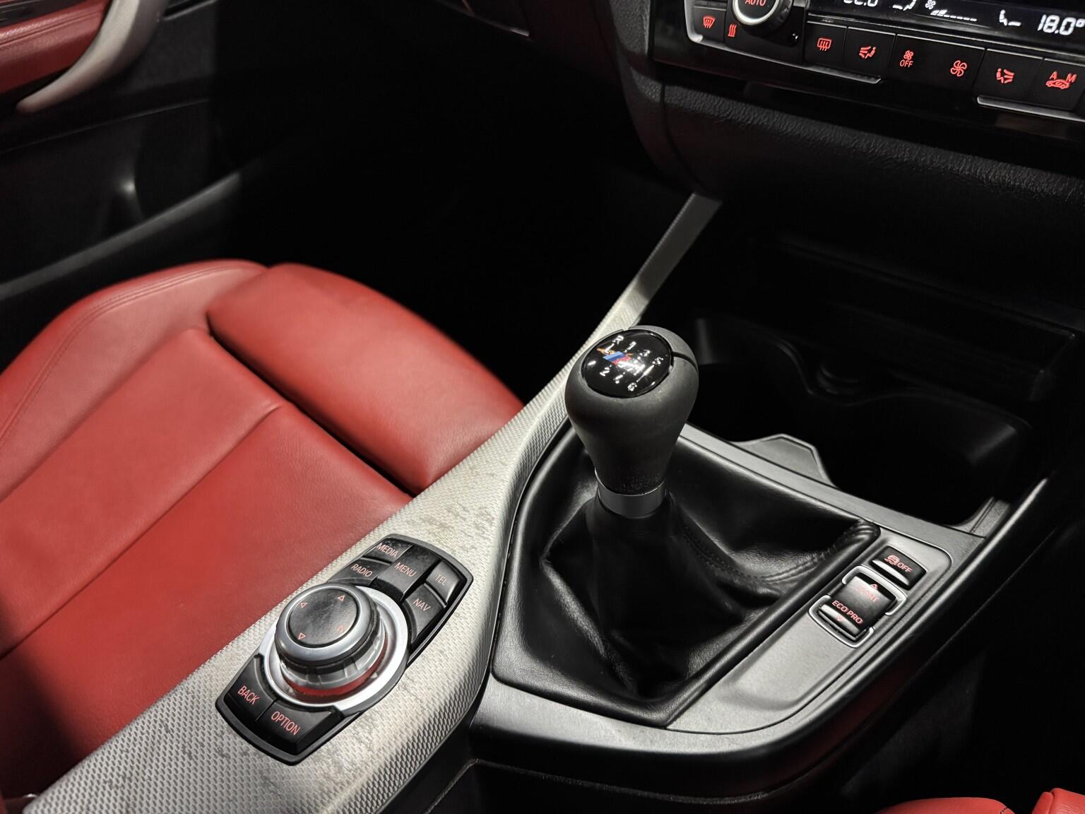 BMW 1 Series view 4