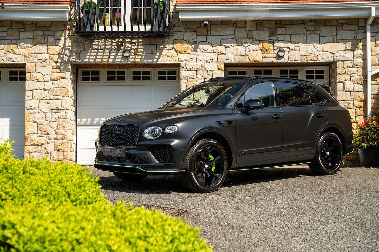 Bentley Bentayga view 45
