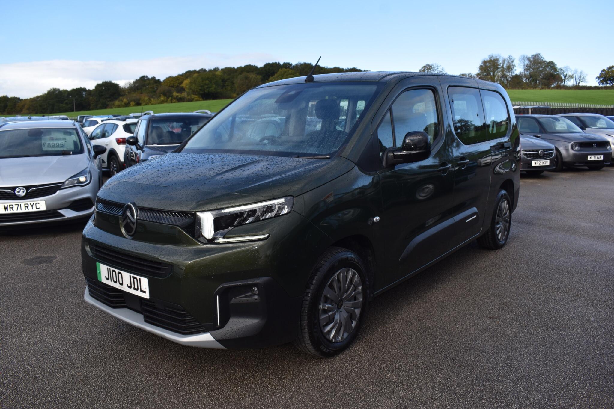 e-Berlingo - 52kWh PLUS XL Auto 5dr (7.4kW Charger) - Image 5