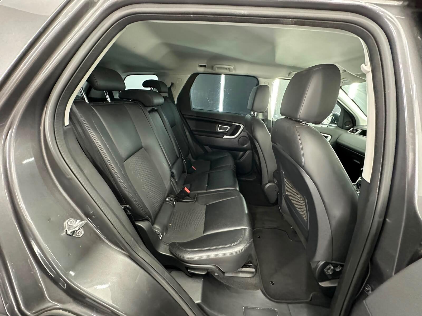 Land Rover Discovery Sport view 28