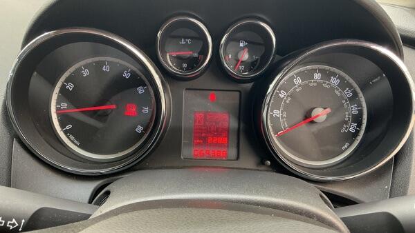 Vauxhall Astra view 9