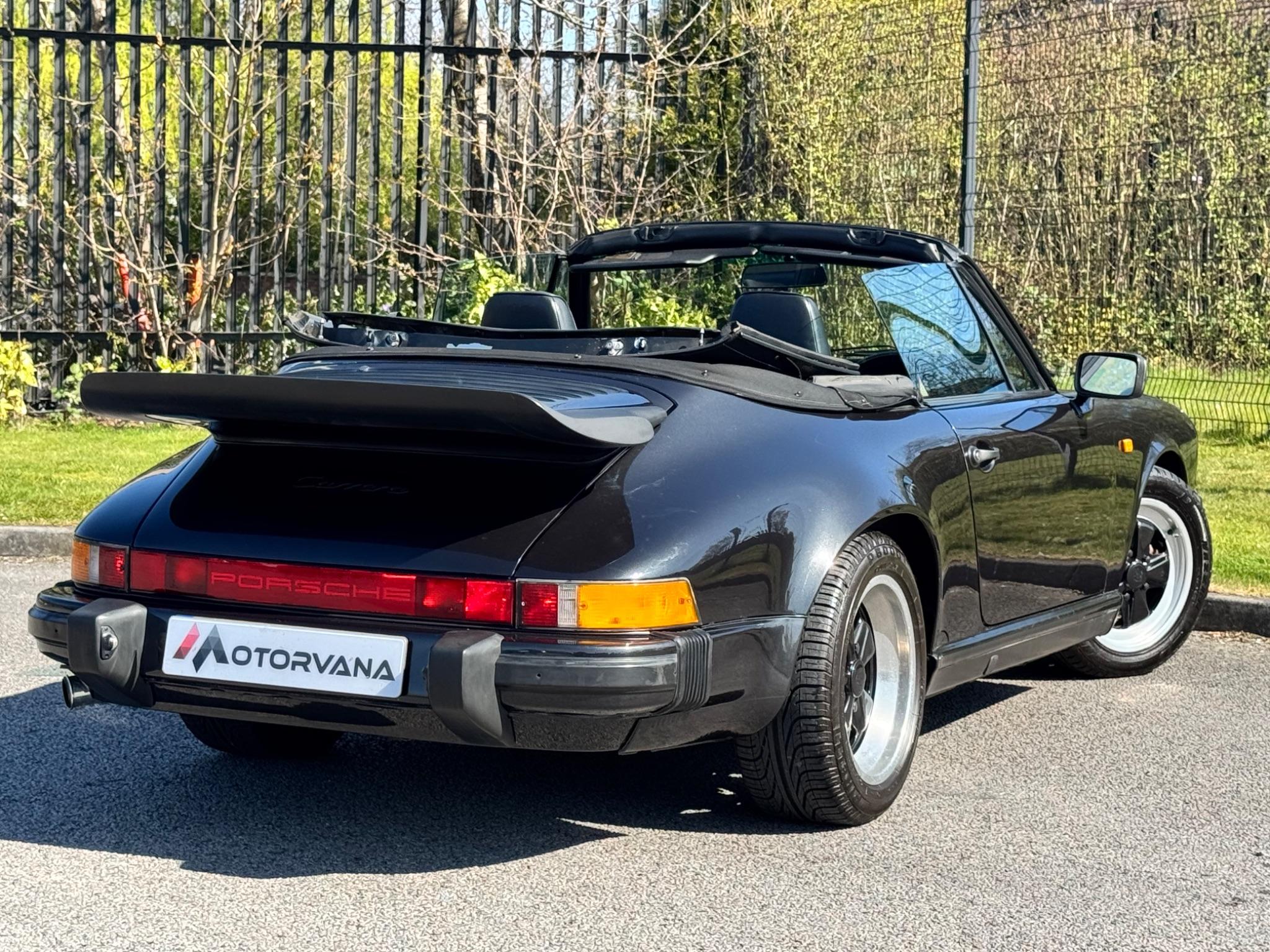 Porsche 911 view 21
