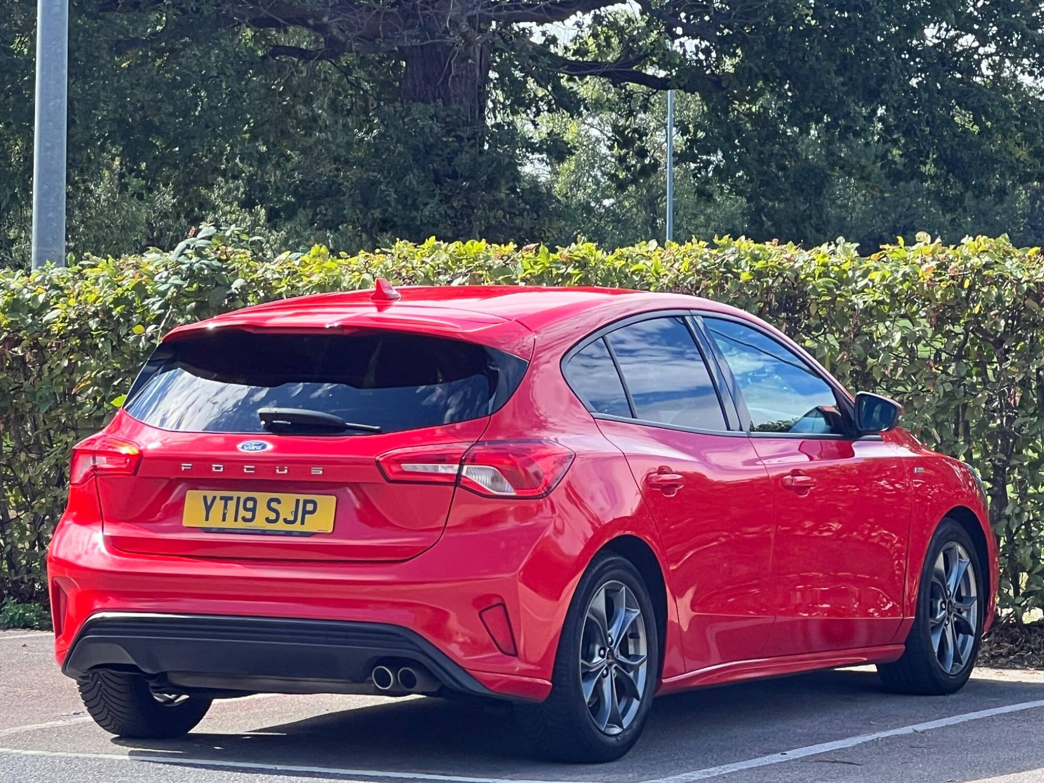 Ford Focus view 8