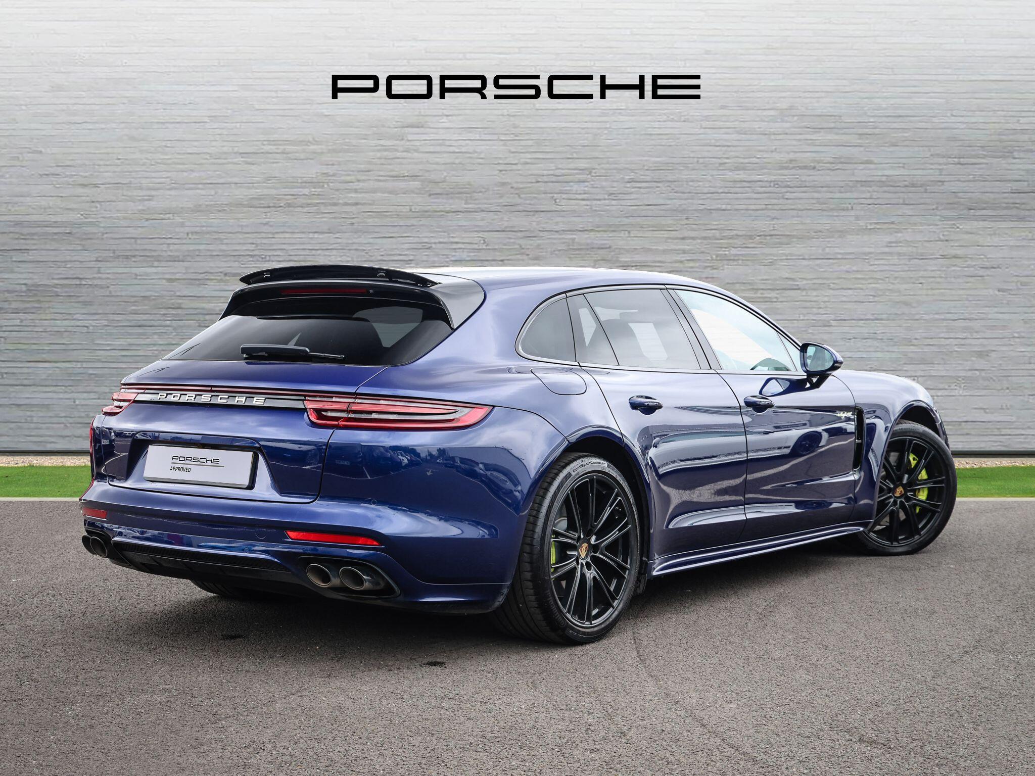 Porsche Panamera view 38