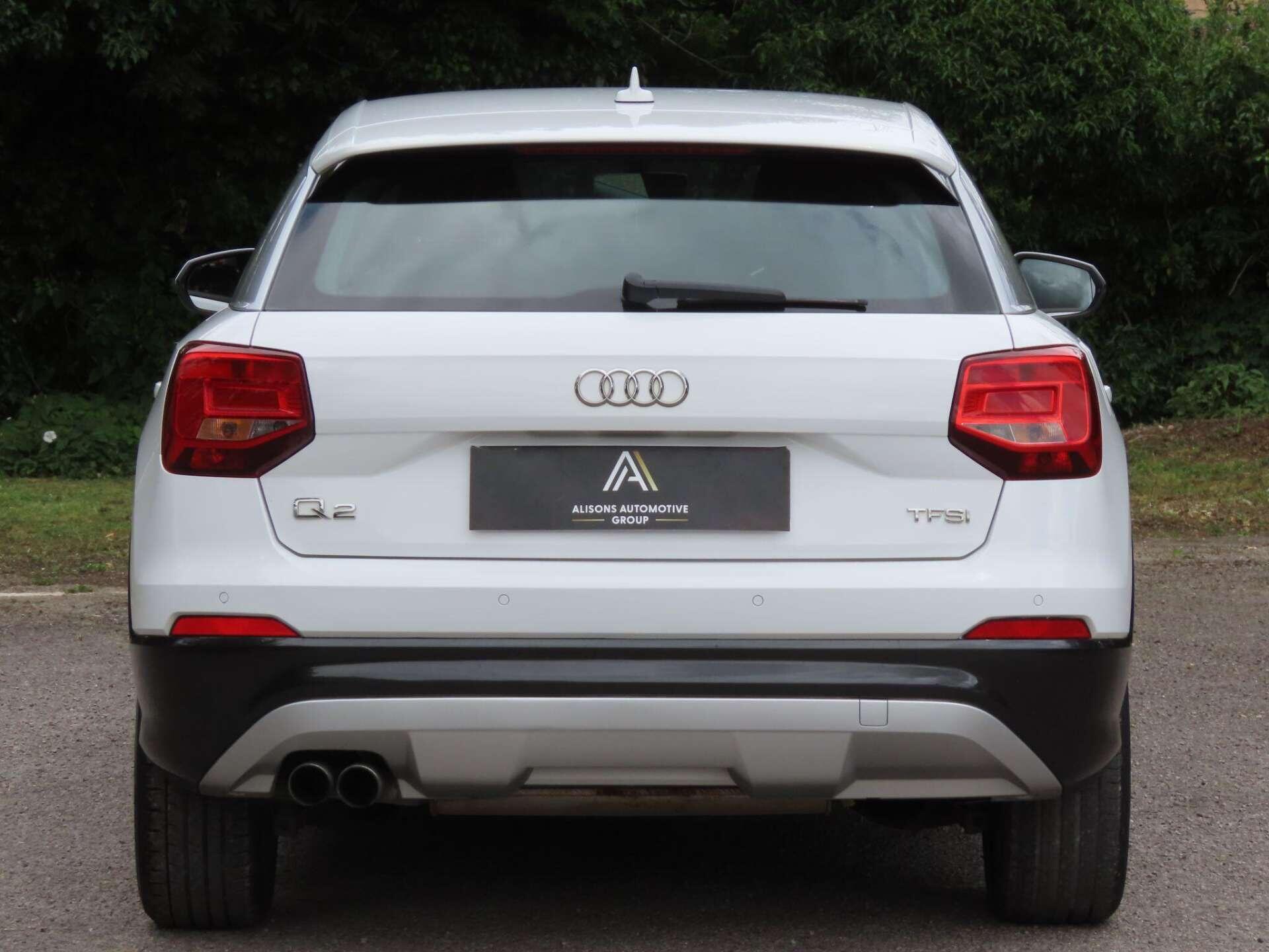 Audi Q2 view 5