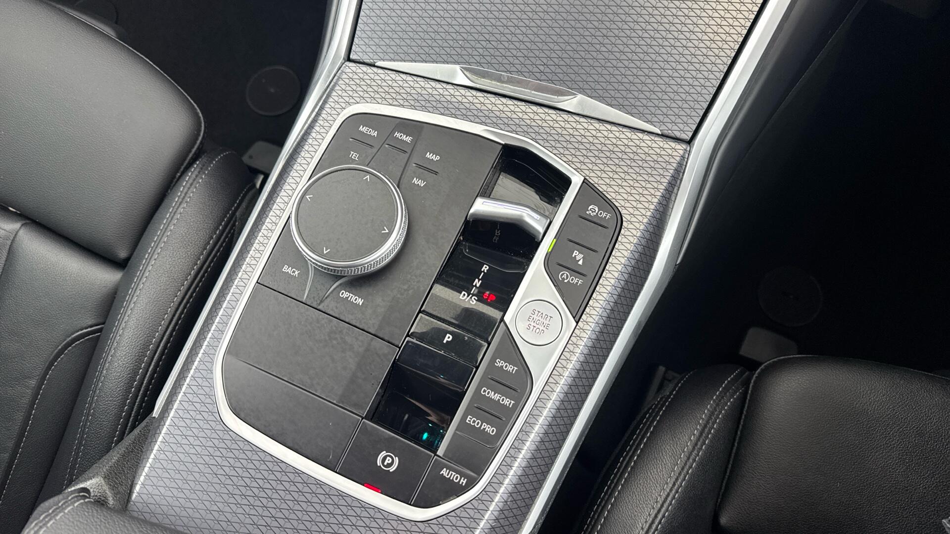 BMW 3 Series view 38