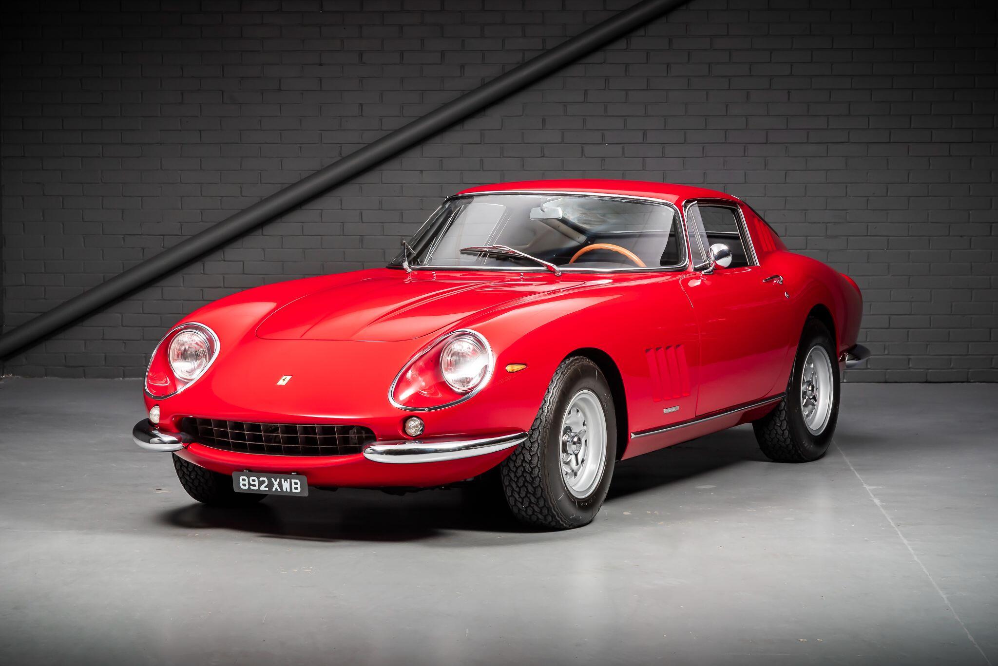 Ferrari 275 view 14