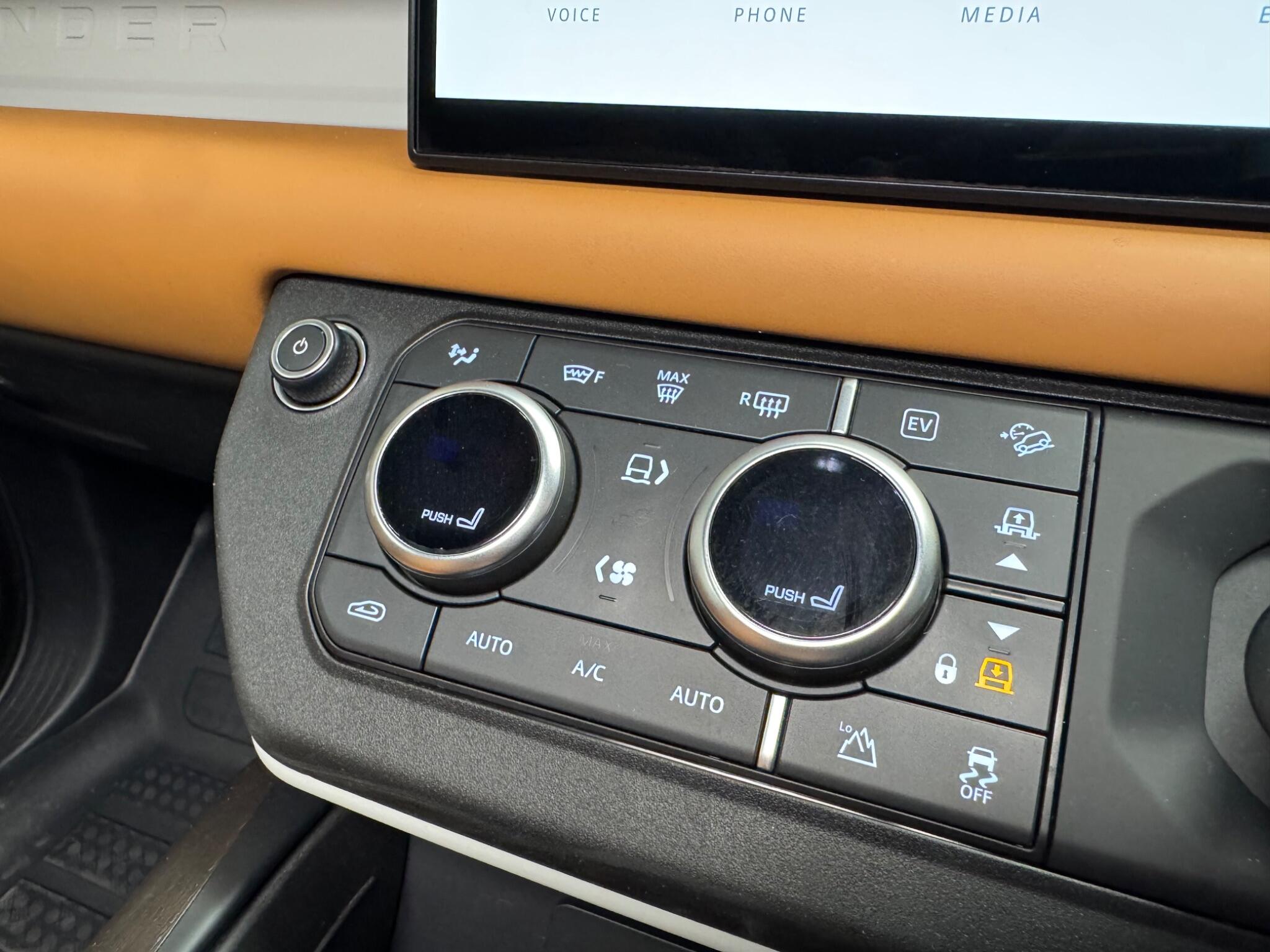 Land Rover Defender view 18