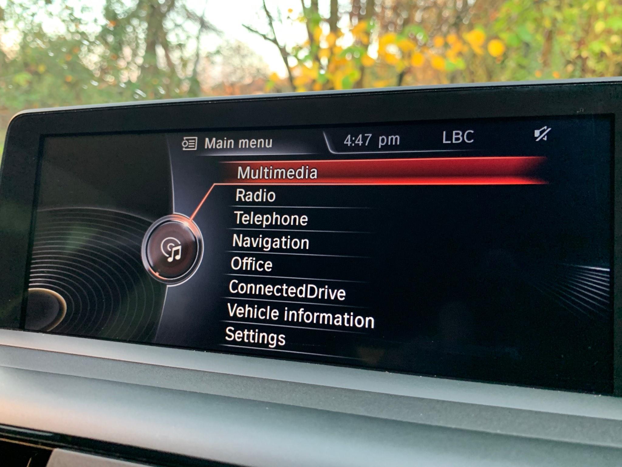 BMW 3 Series view 8