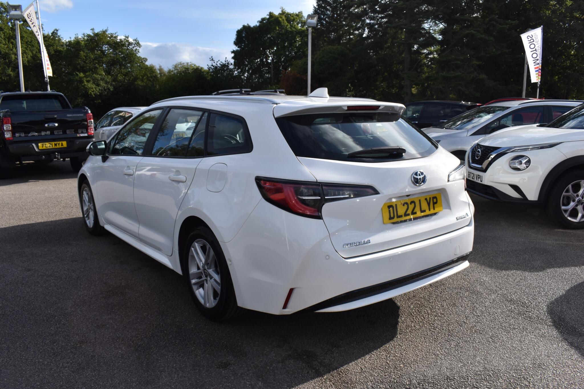Corolla - 1.8 VVT-h Icon Tech Touring Sports CVT Euro 6 (s/s) 5dr - Image 6
