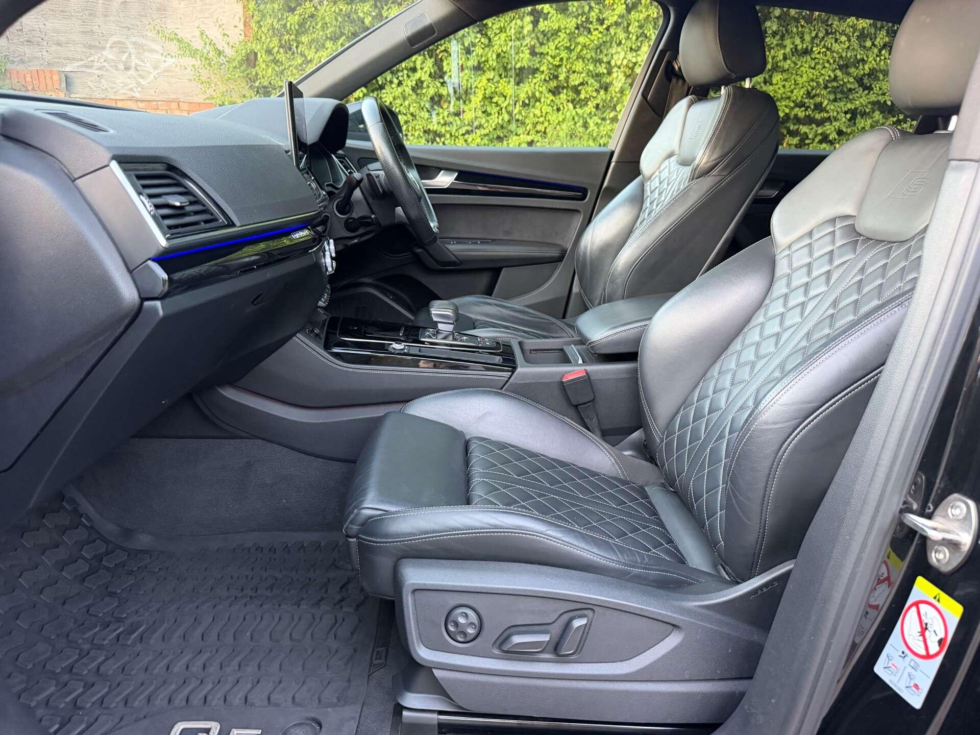 Audi Q5 view 26