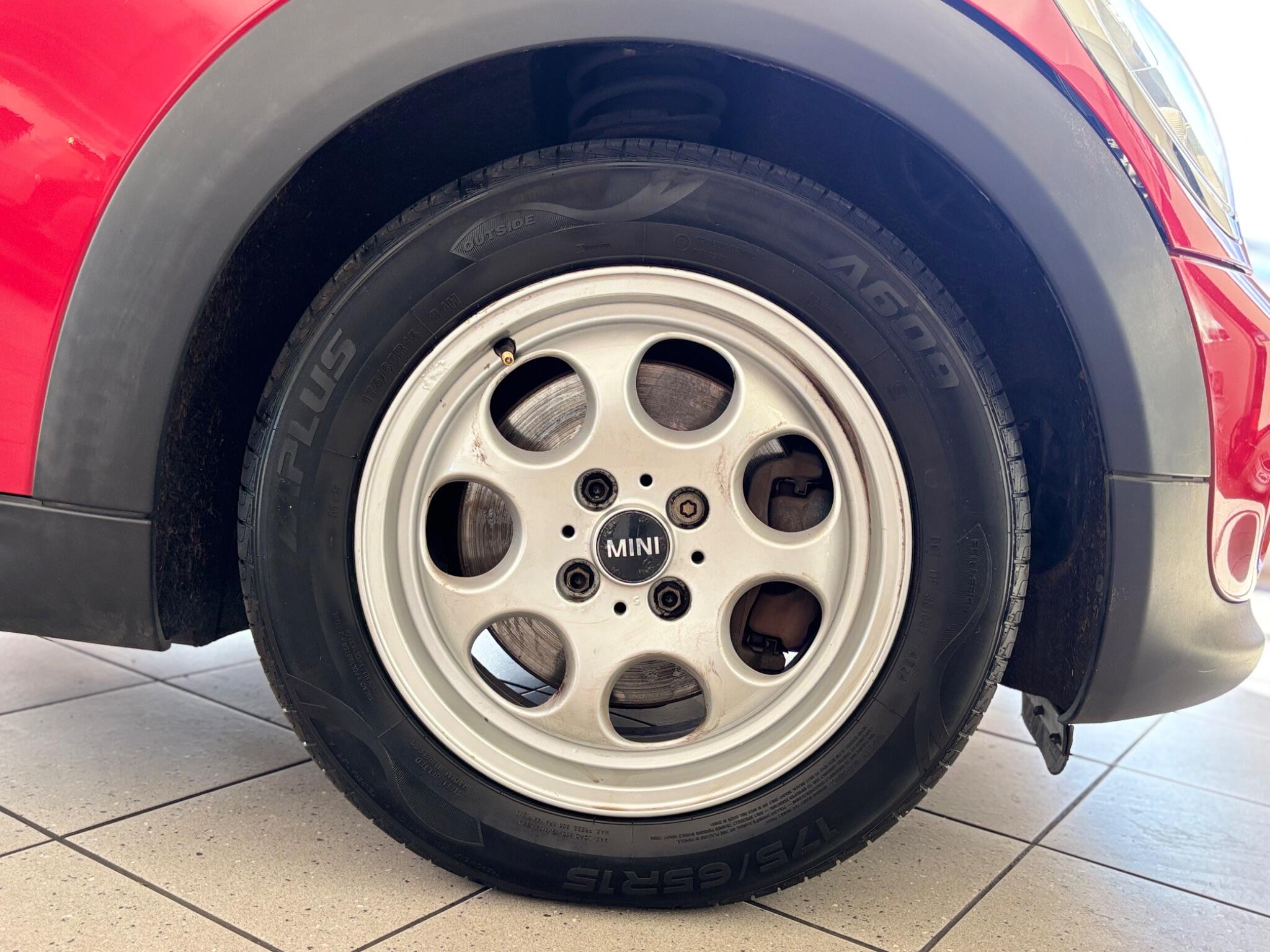Mini Hatch view 16