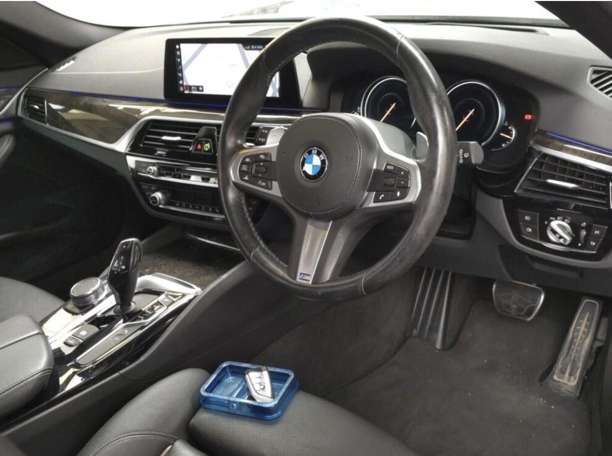 BMW 5 Series view 5