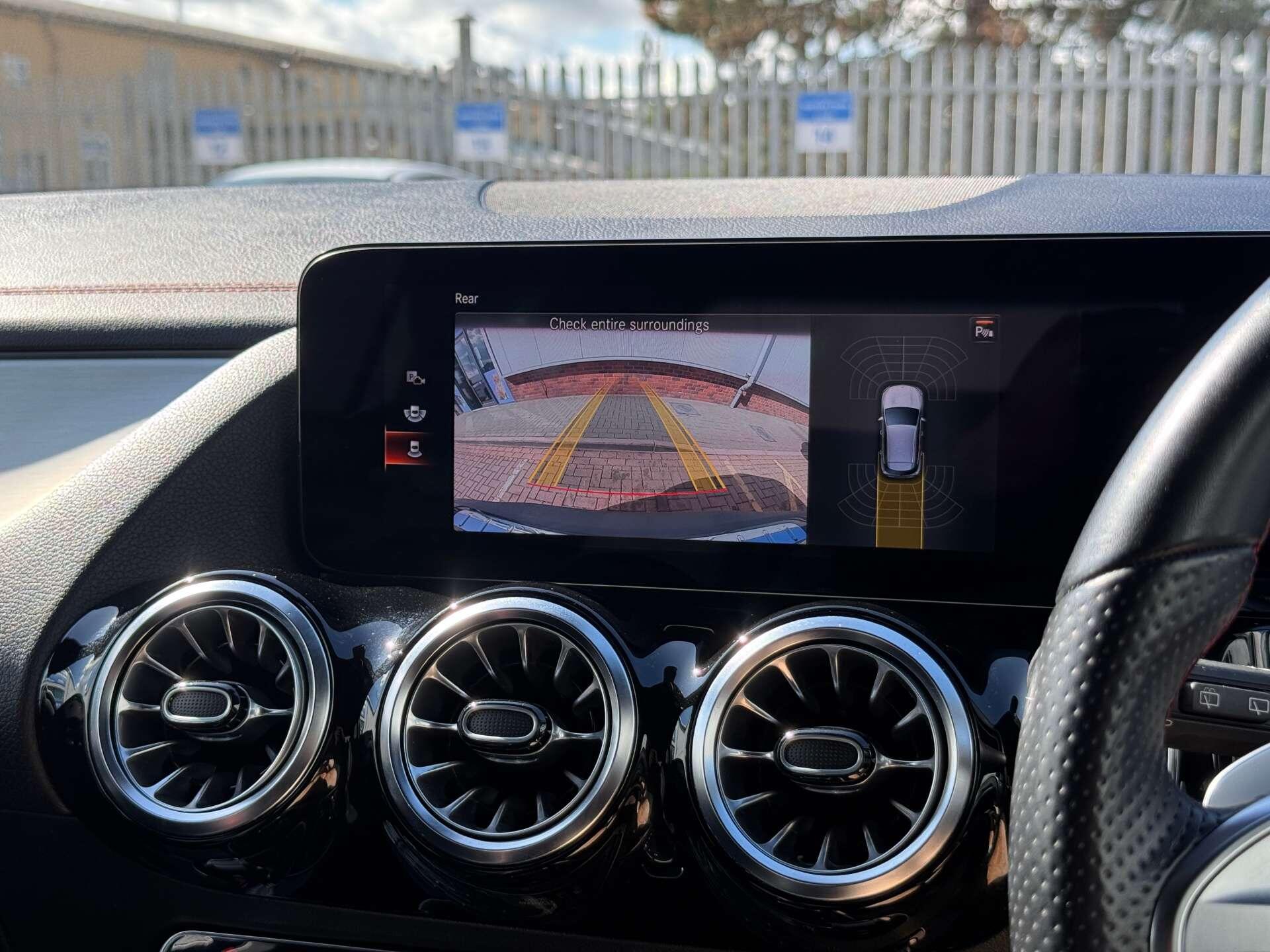 Mercedes-Benz EQA view 75
