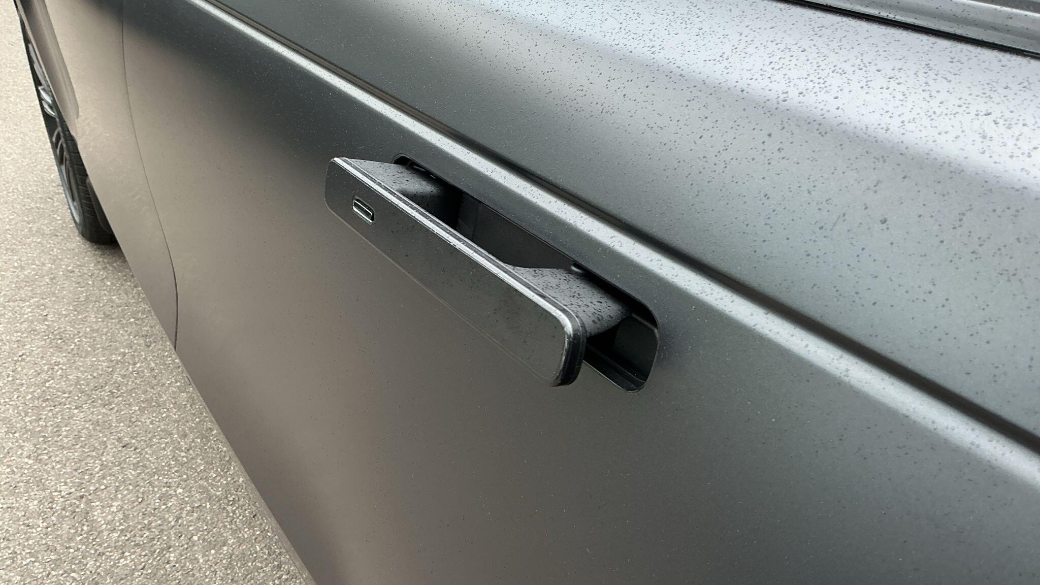 Land Rover Range Rover Velar view 40