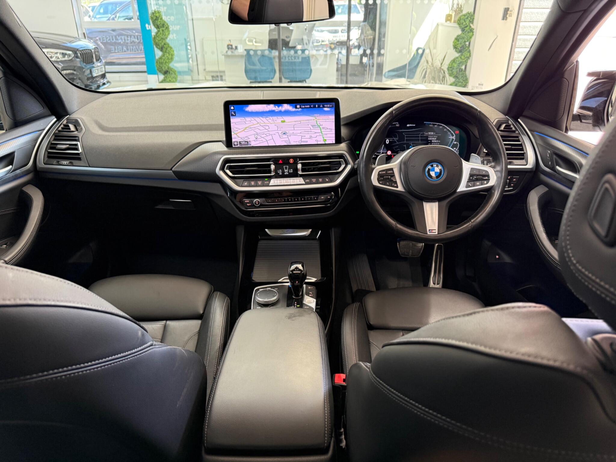 BMW X3 view 8