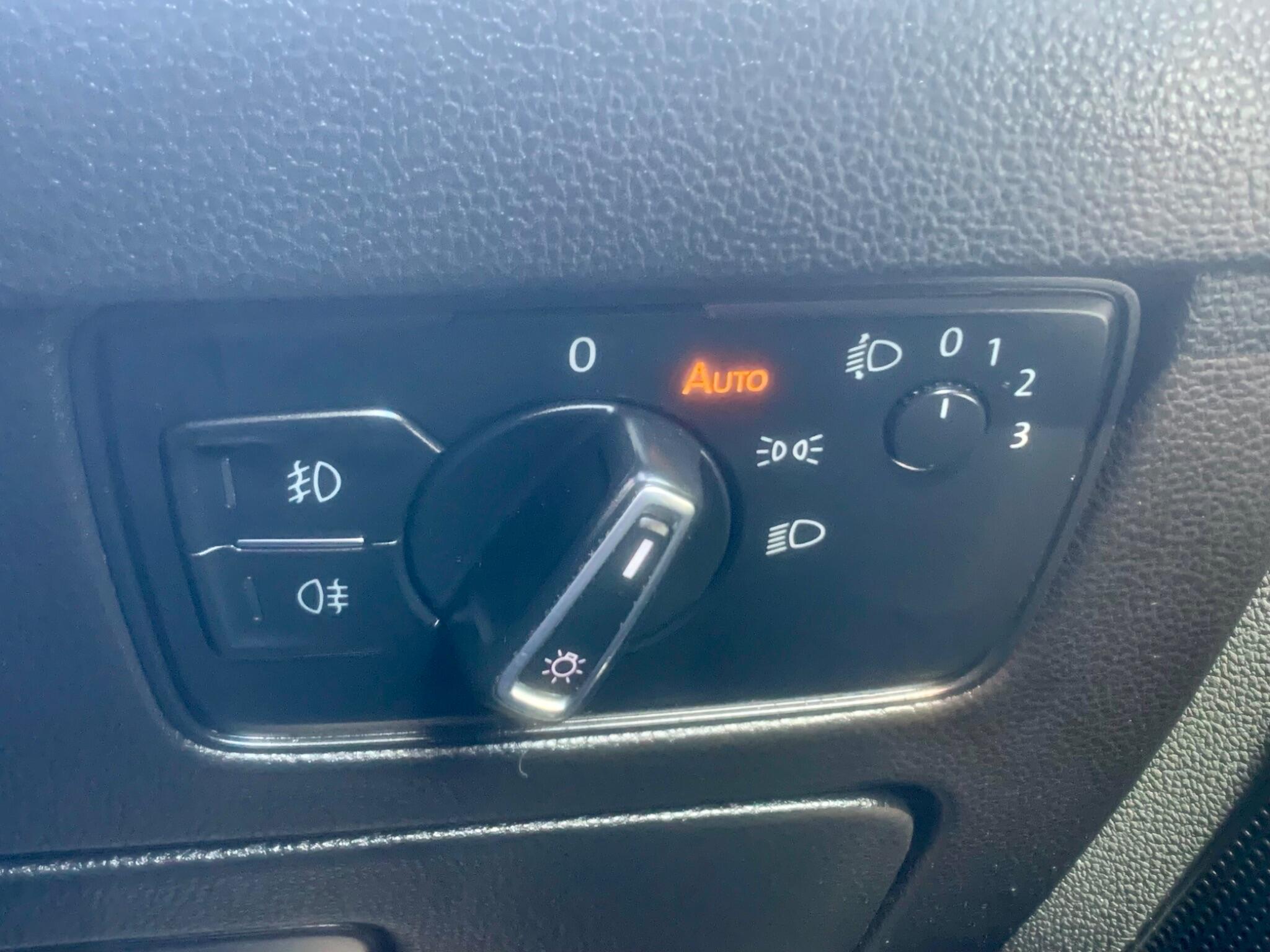 Volkswagen Passat view 57