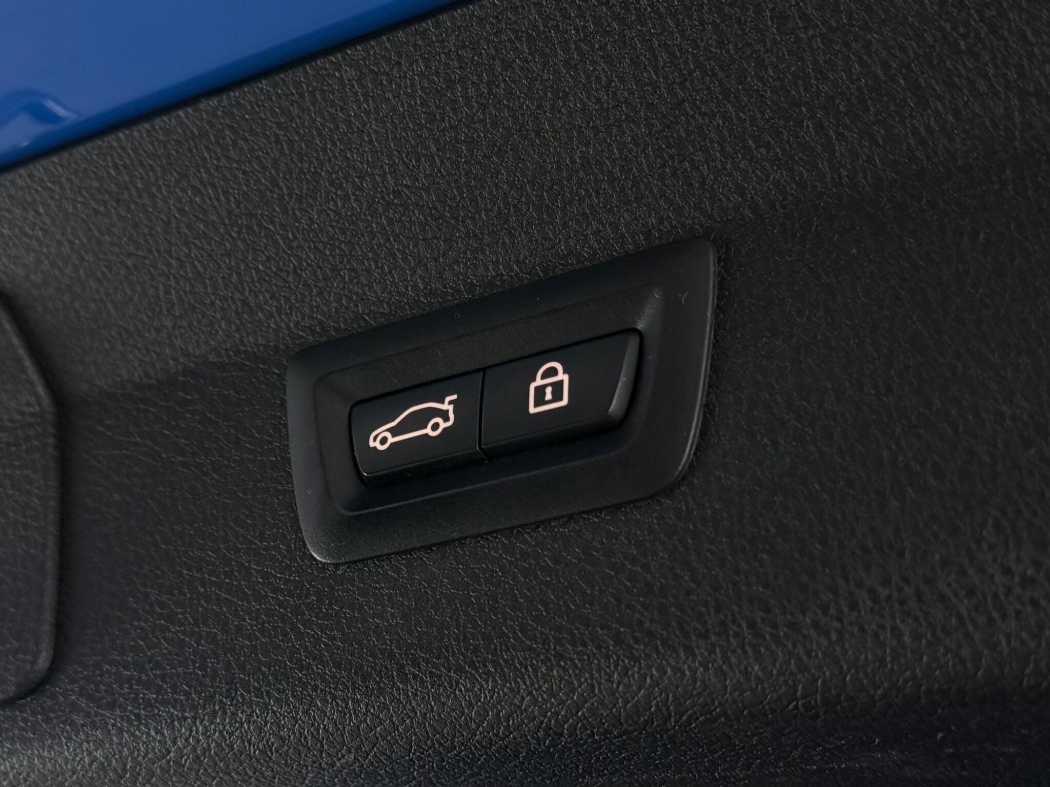 BMW 2 Series view 10