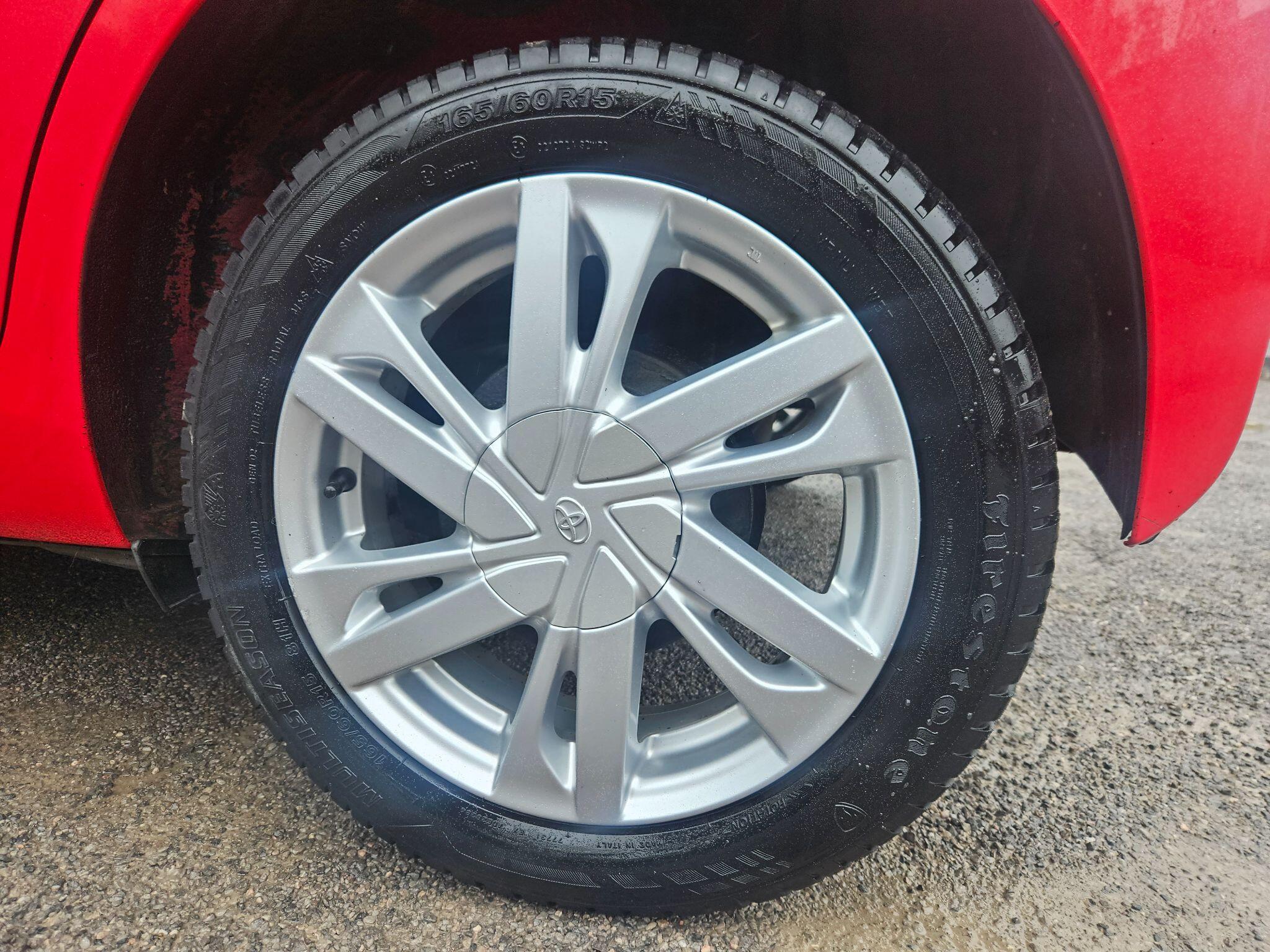 2015 Toyota AYGO image 51