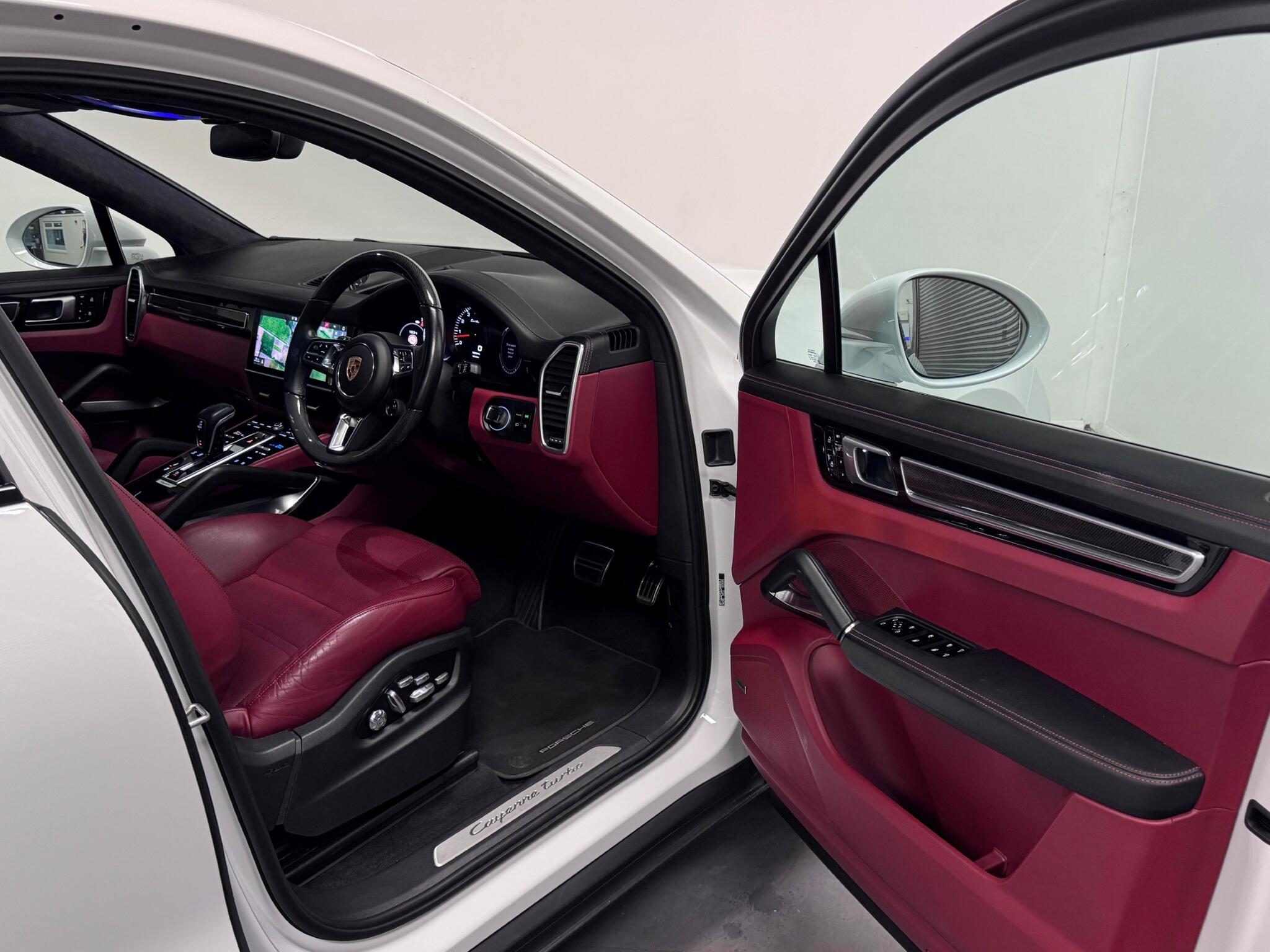 Porsche Cayenne view 36