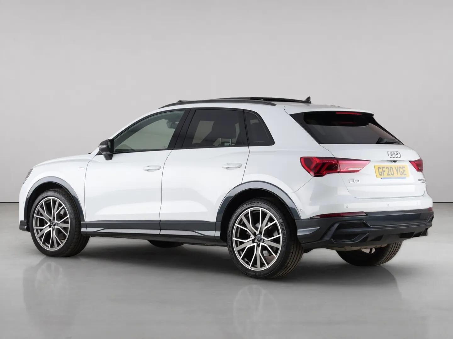 Audi Q3 view 8