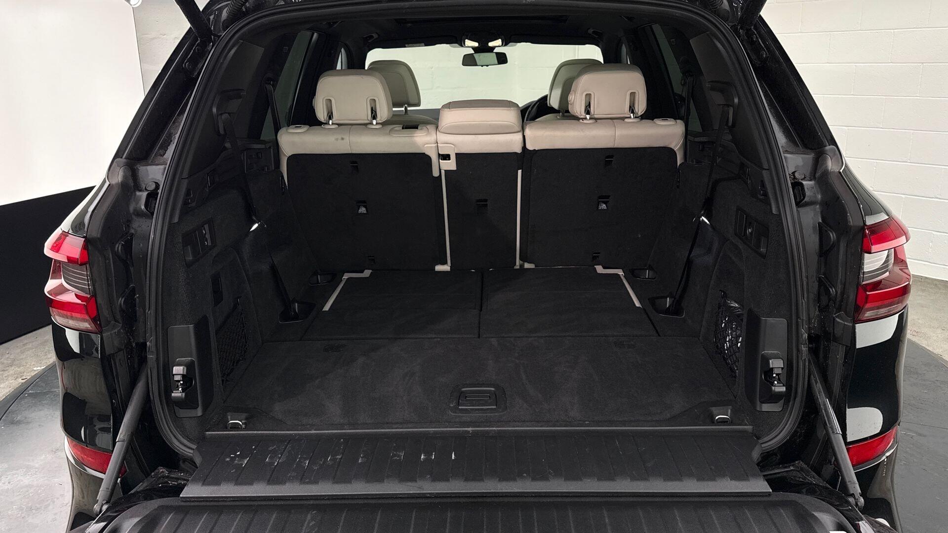 BMW X5 view 13