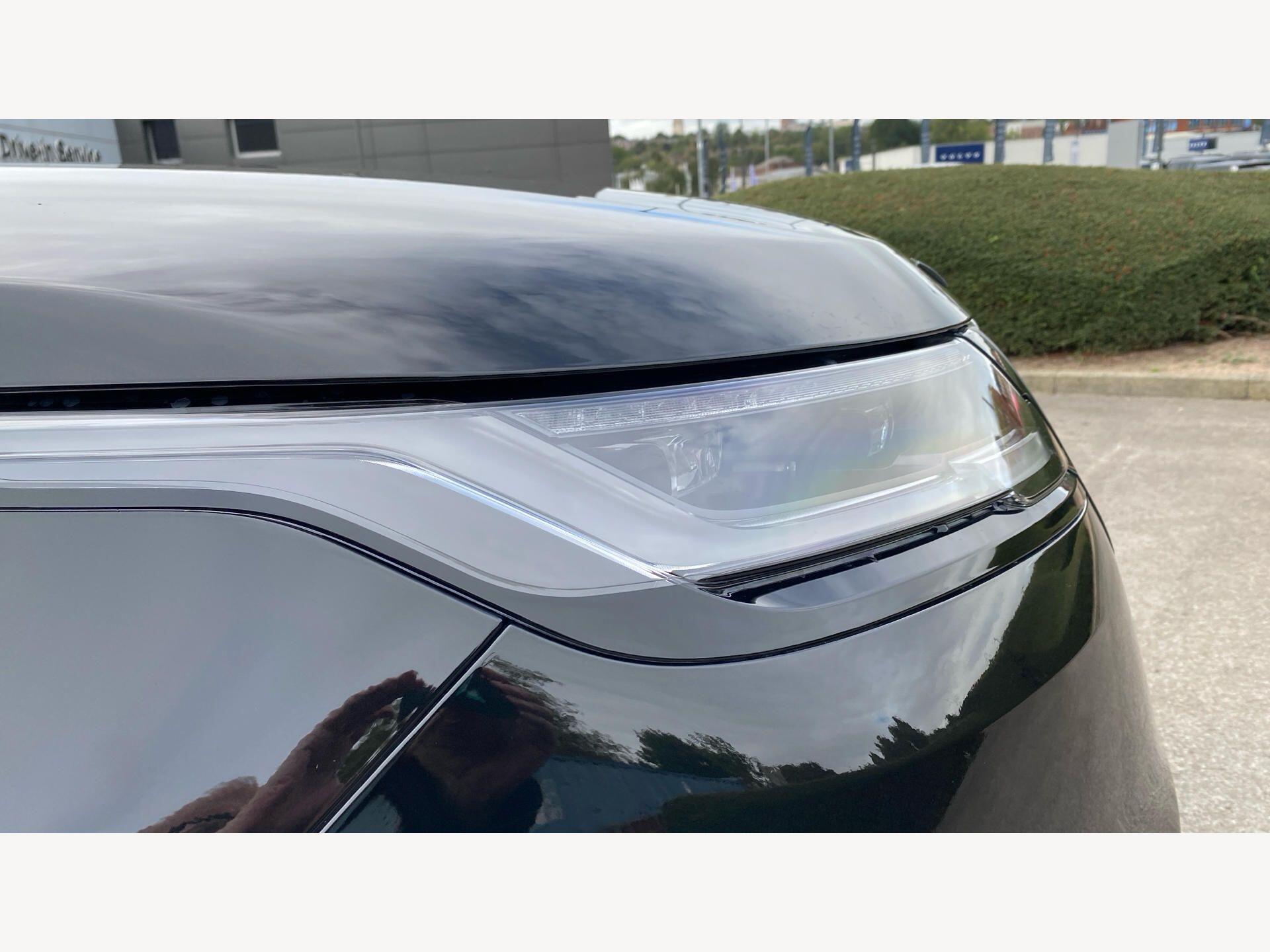 Land Rover Range Rover Velar view 21