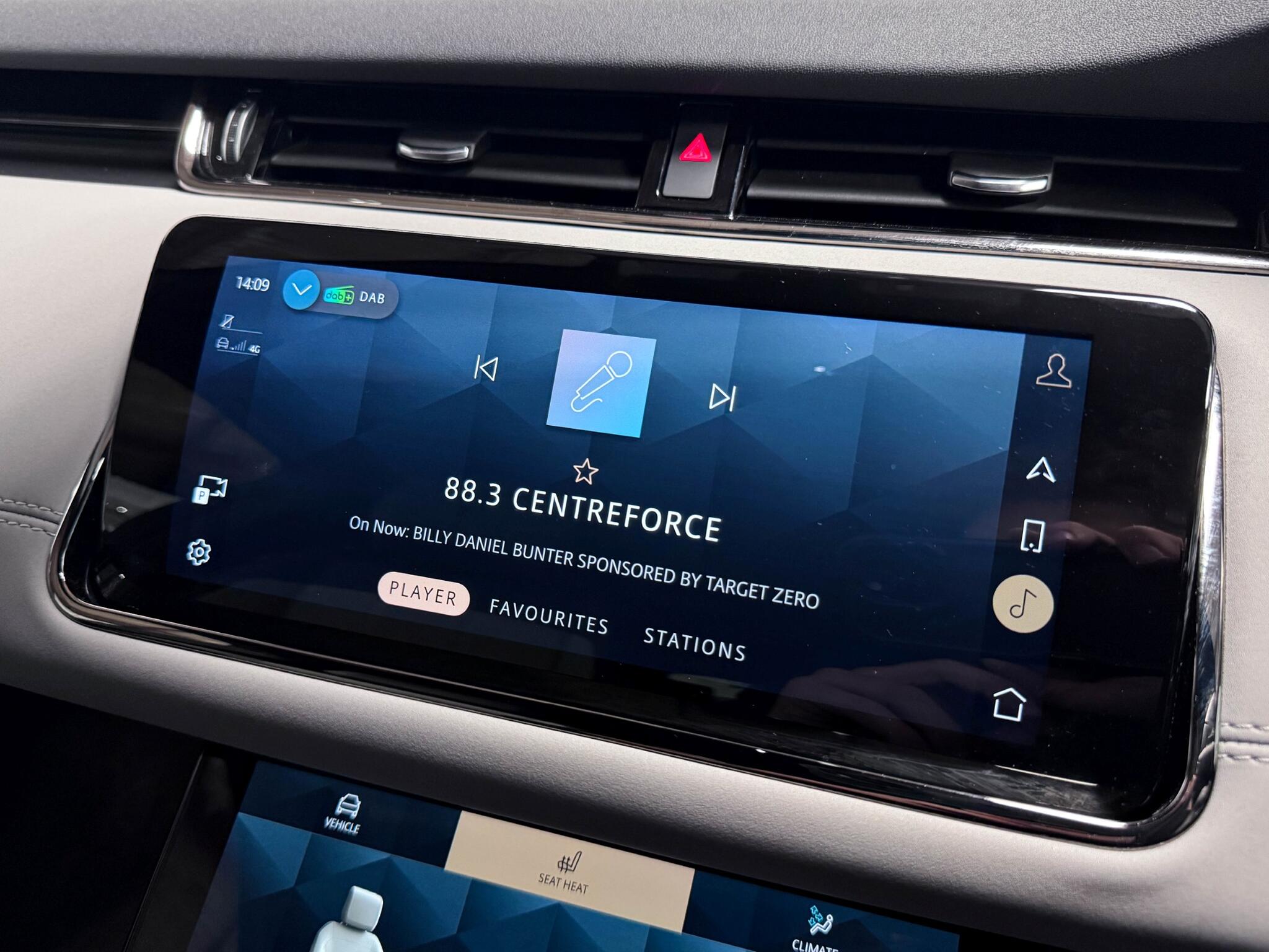 Land Rover Range Rover Evoque view 41