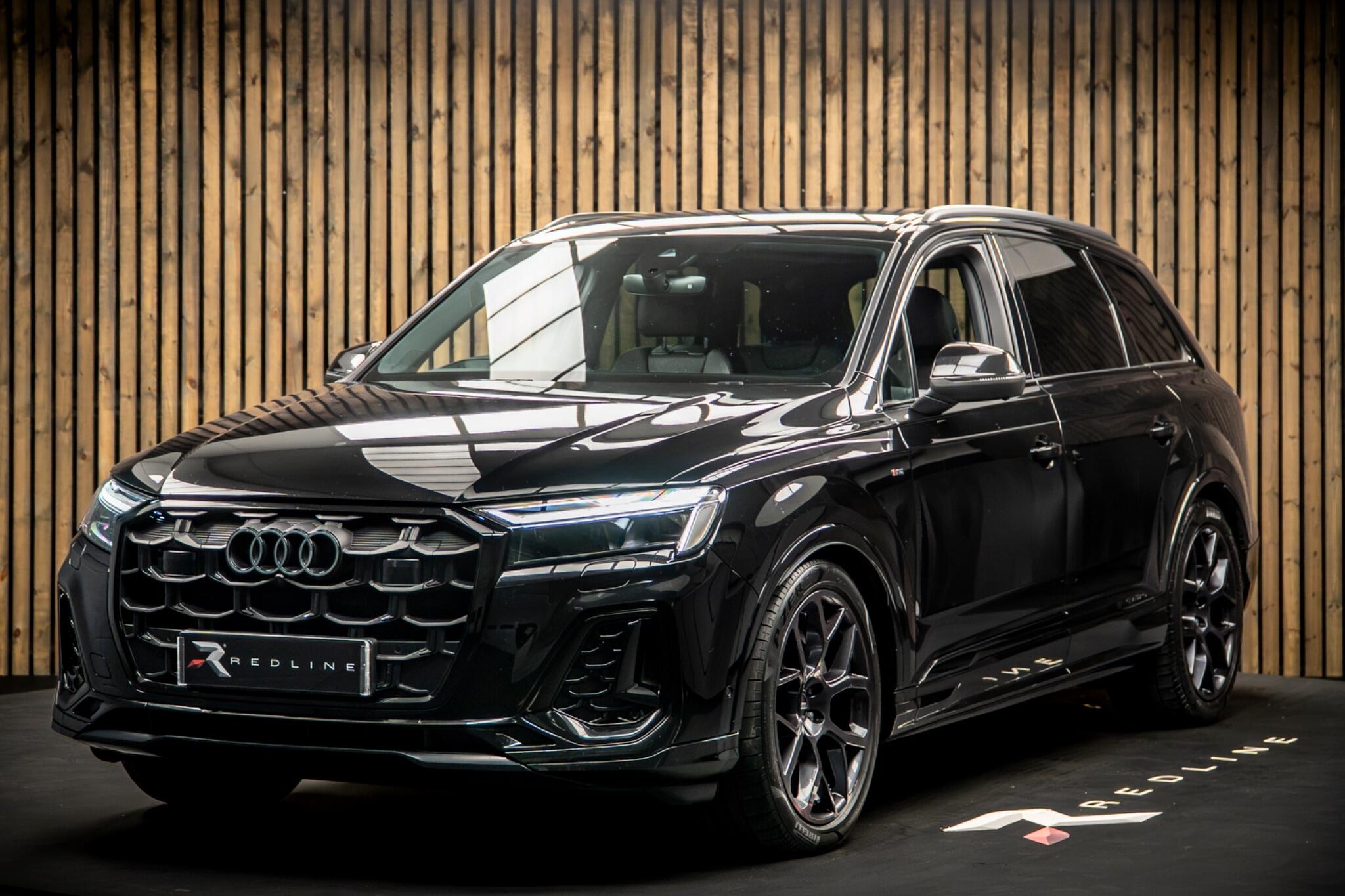 Audi Q7 view 7