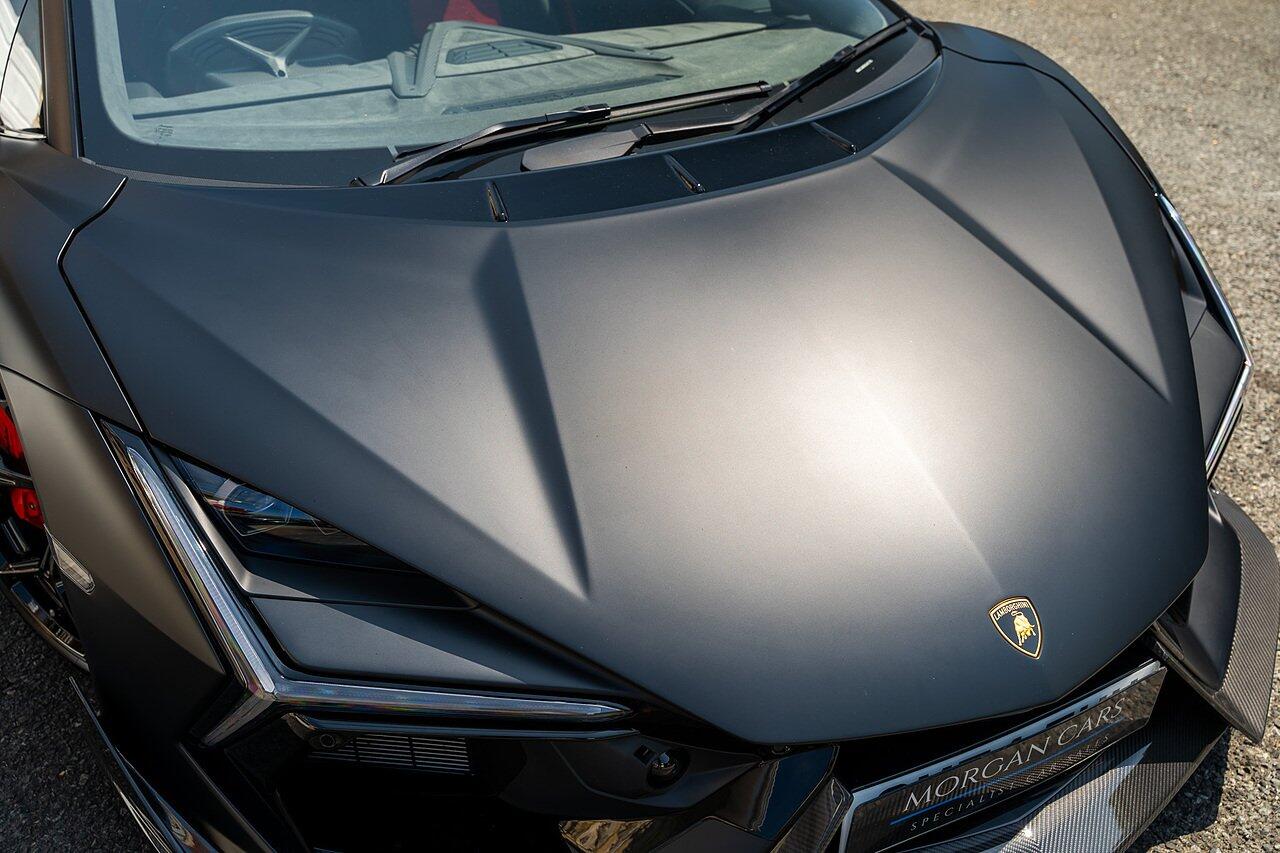 Lamborghini Revuelto view 43