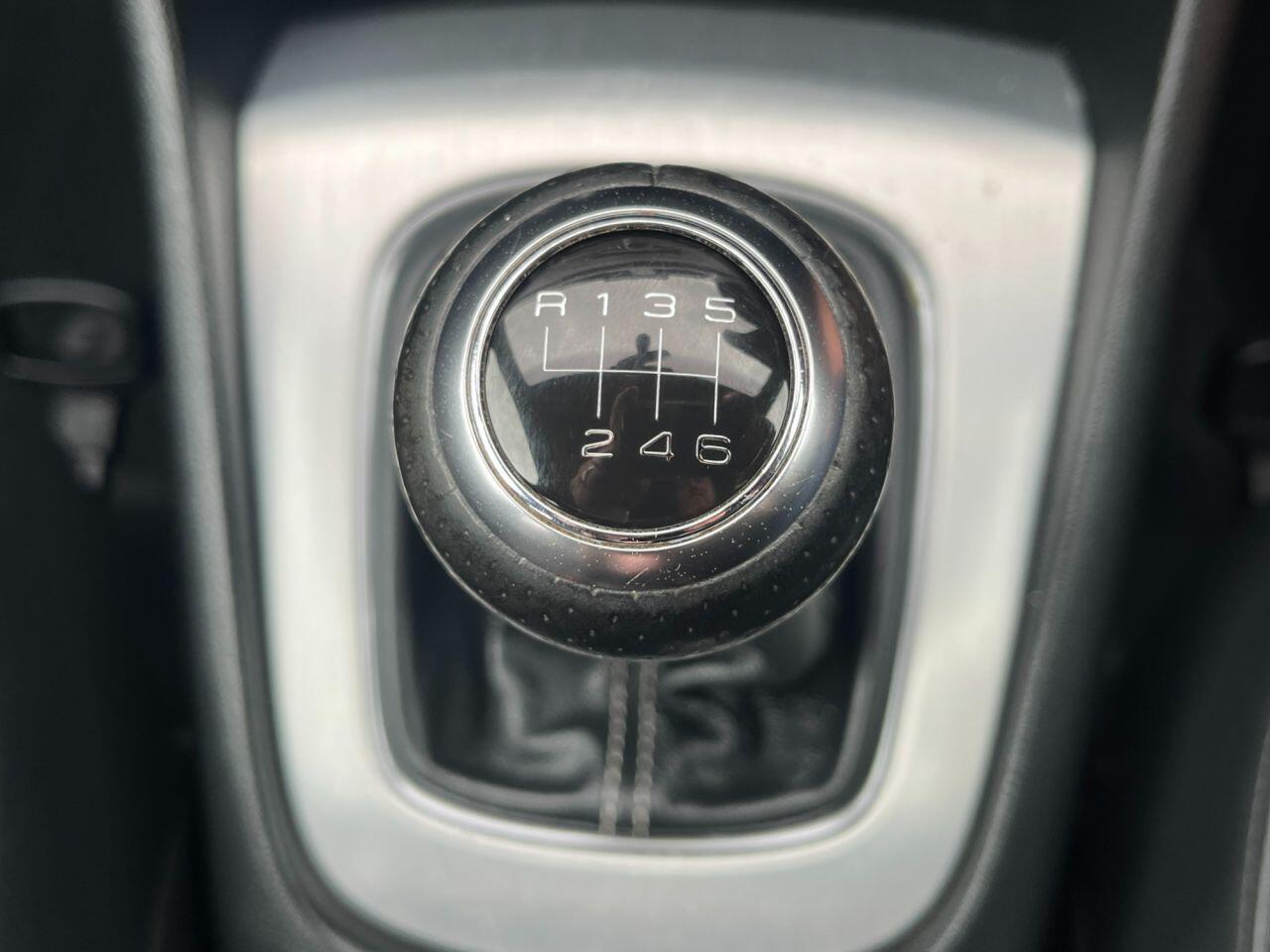 Audi Q3 view 23
